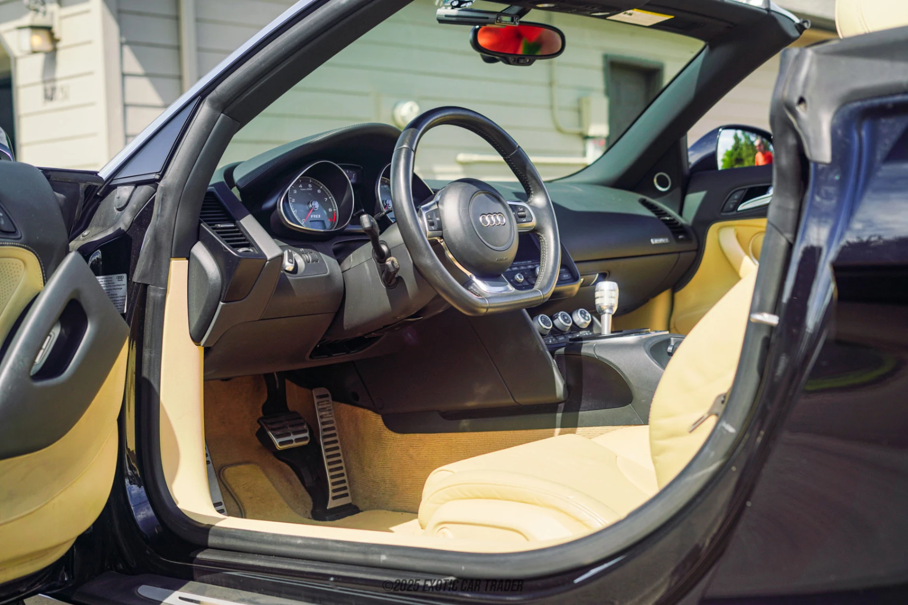 2011 Audi R8 - Interior Photo