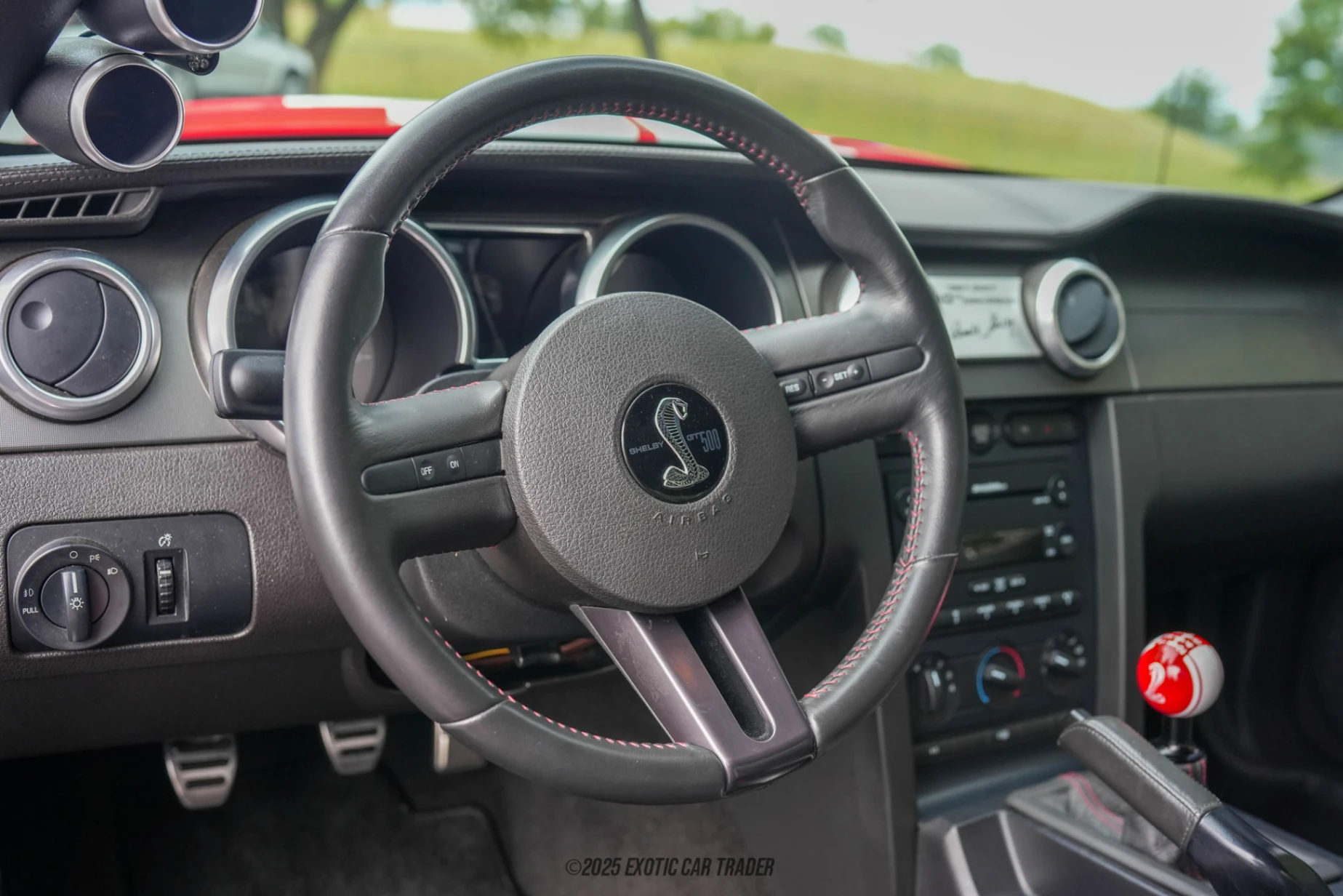 2007 Ford Mustang - Interior Photo