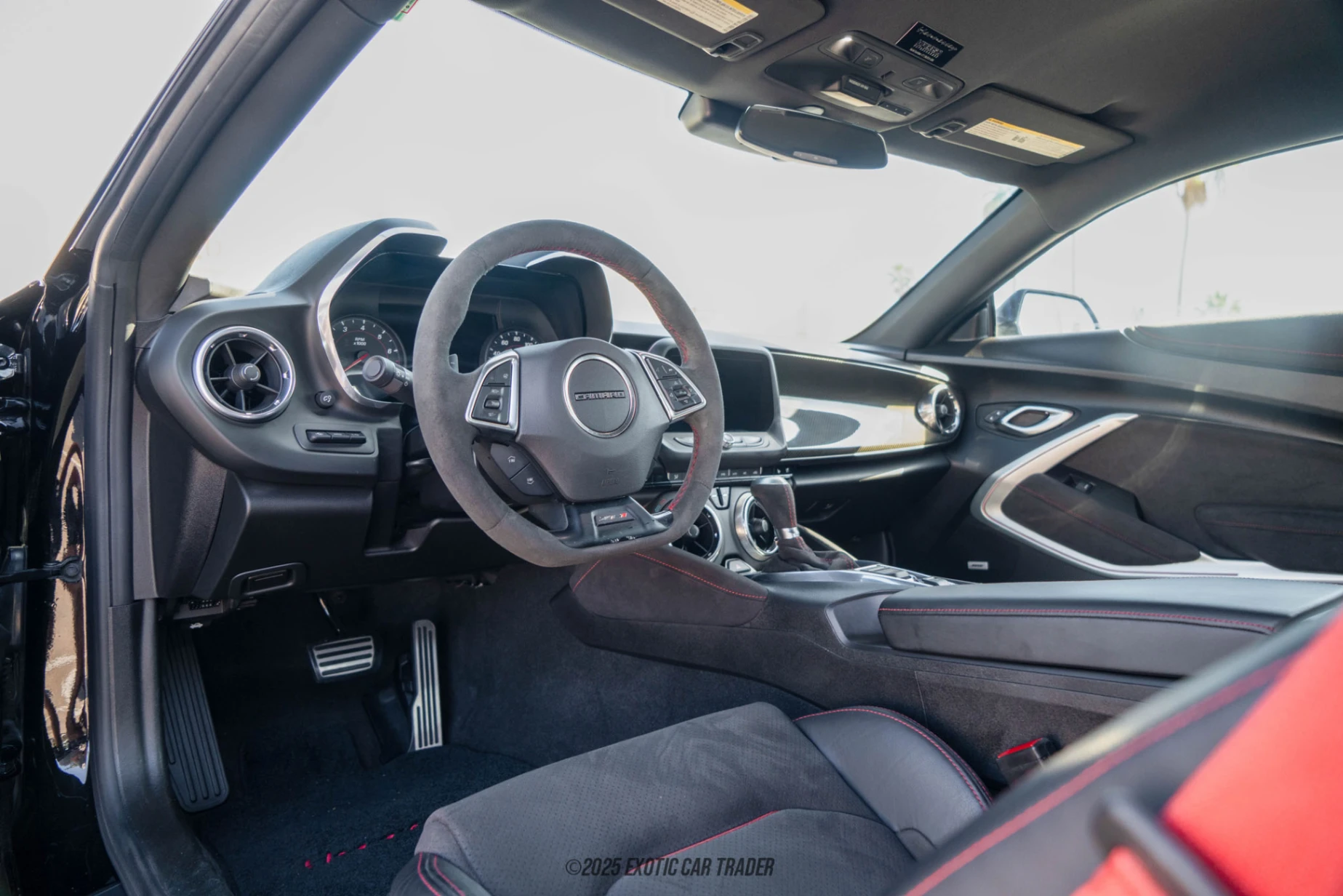 2018 Chevrolet Camaro - Interior Photo