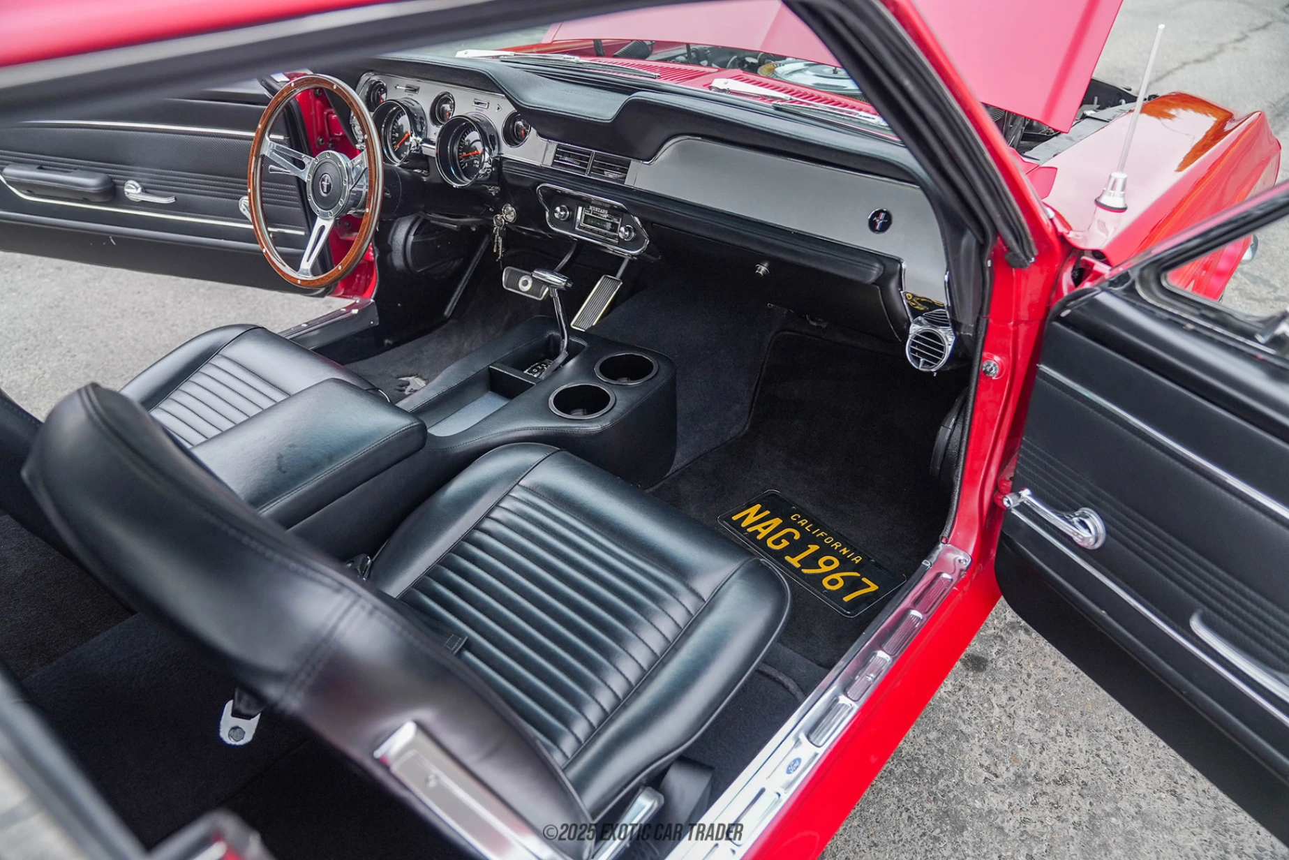 Ford Mustang Ford Mustang - Interior