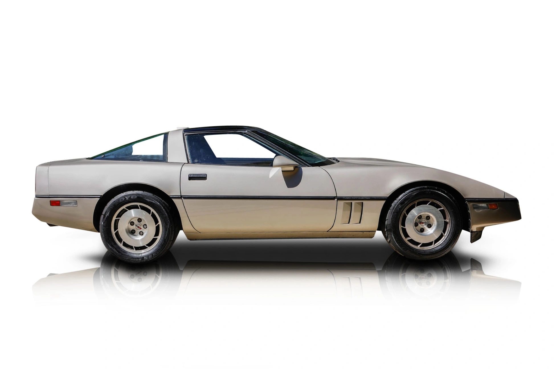 An incredible side shot photo of a Chevrolet Corvette that you should buy.
