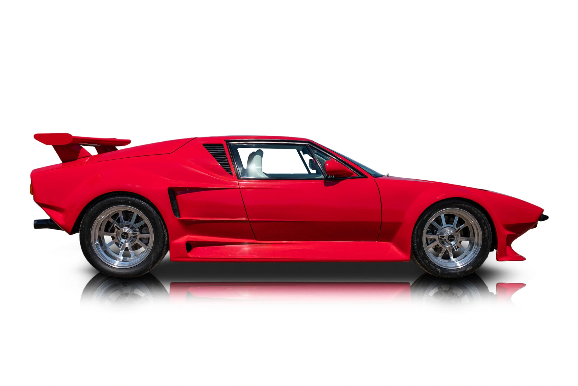 Passenger side photo of 1971 De Tomaso Pantera