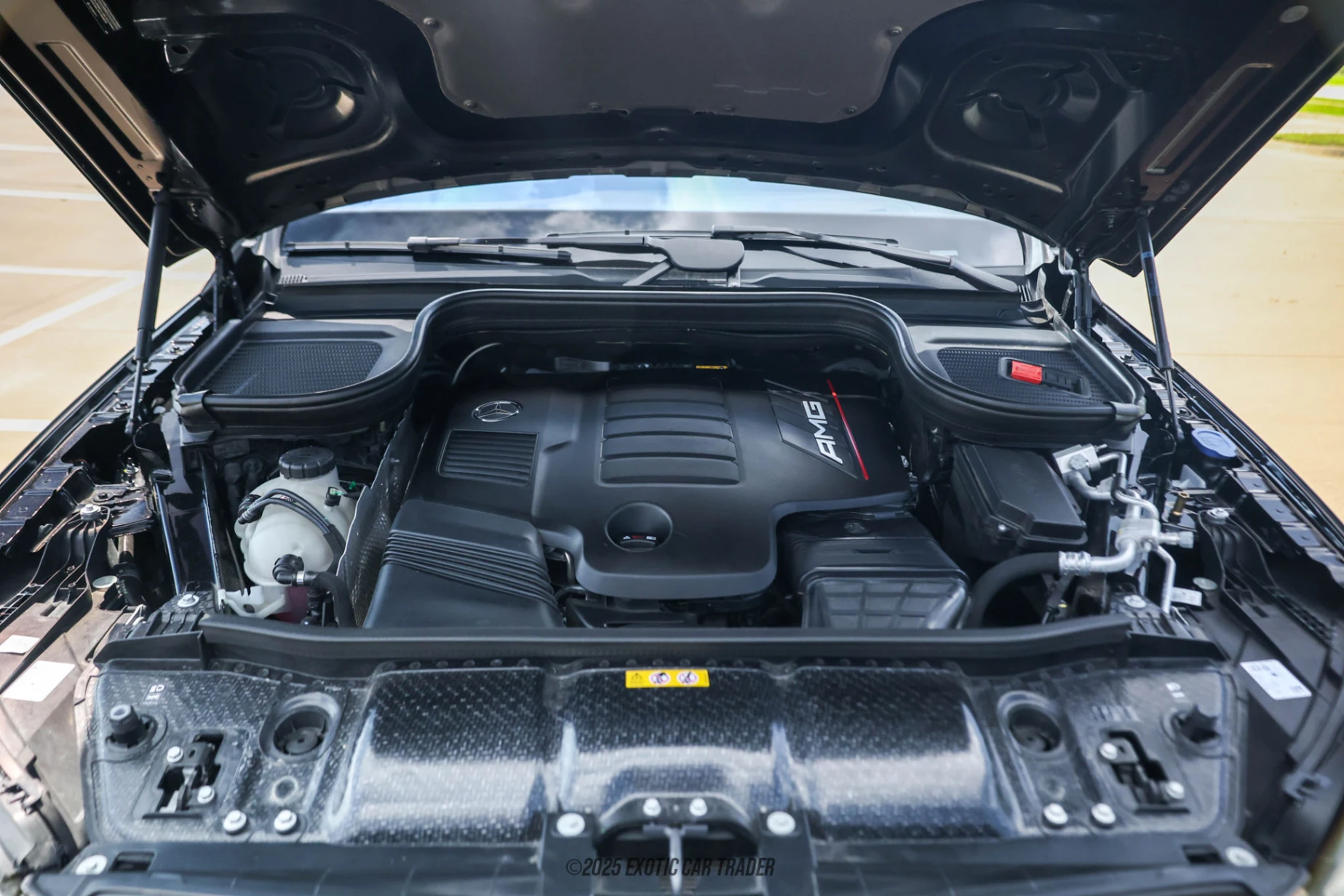 2025 Mercedes-Benz GLE53 AMG - Engine Photo