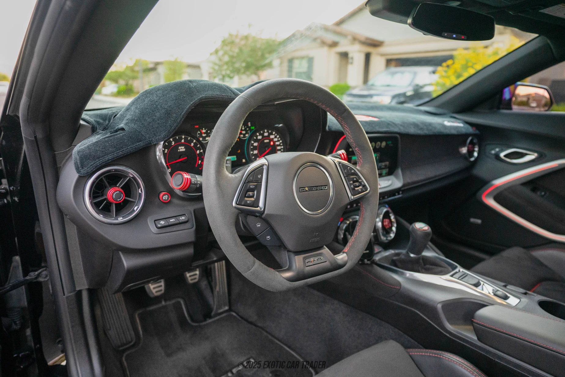 2017 Chevrolet Camaro - Interior Photo