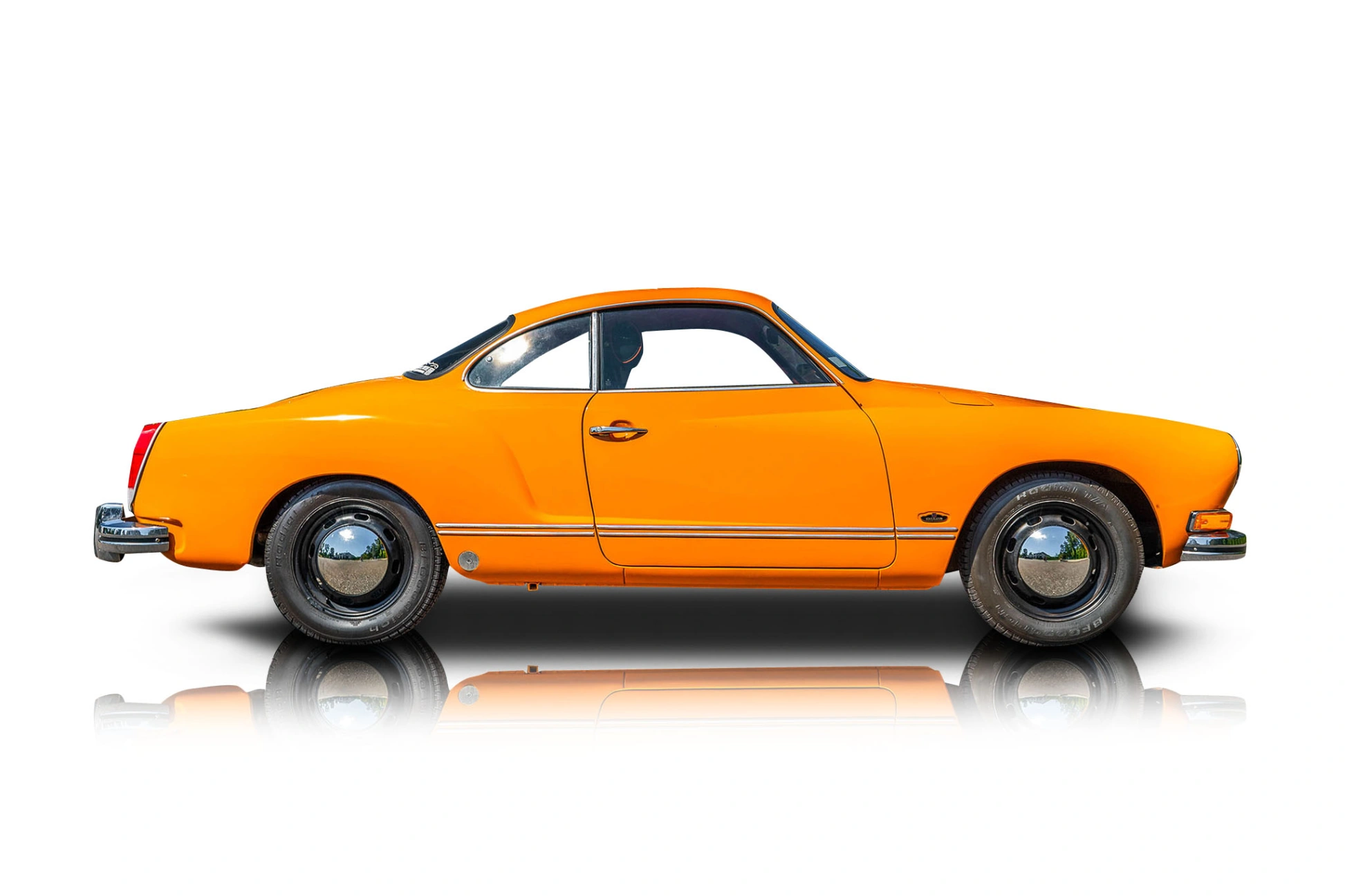 1974 Volkswagen Karmann Ghia - Passenger side
