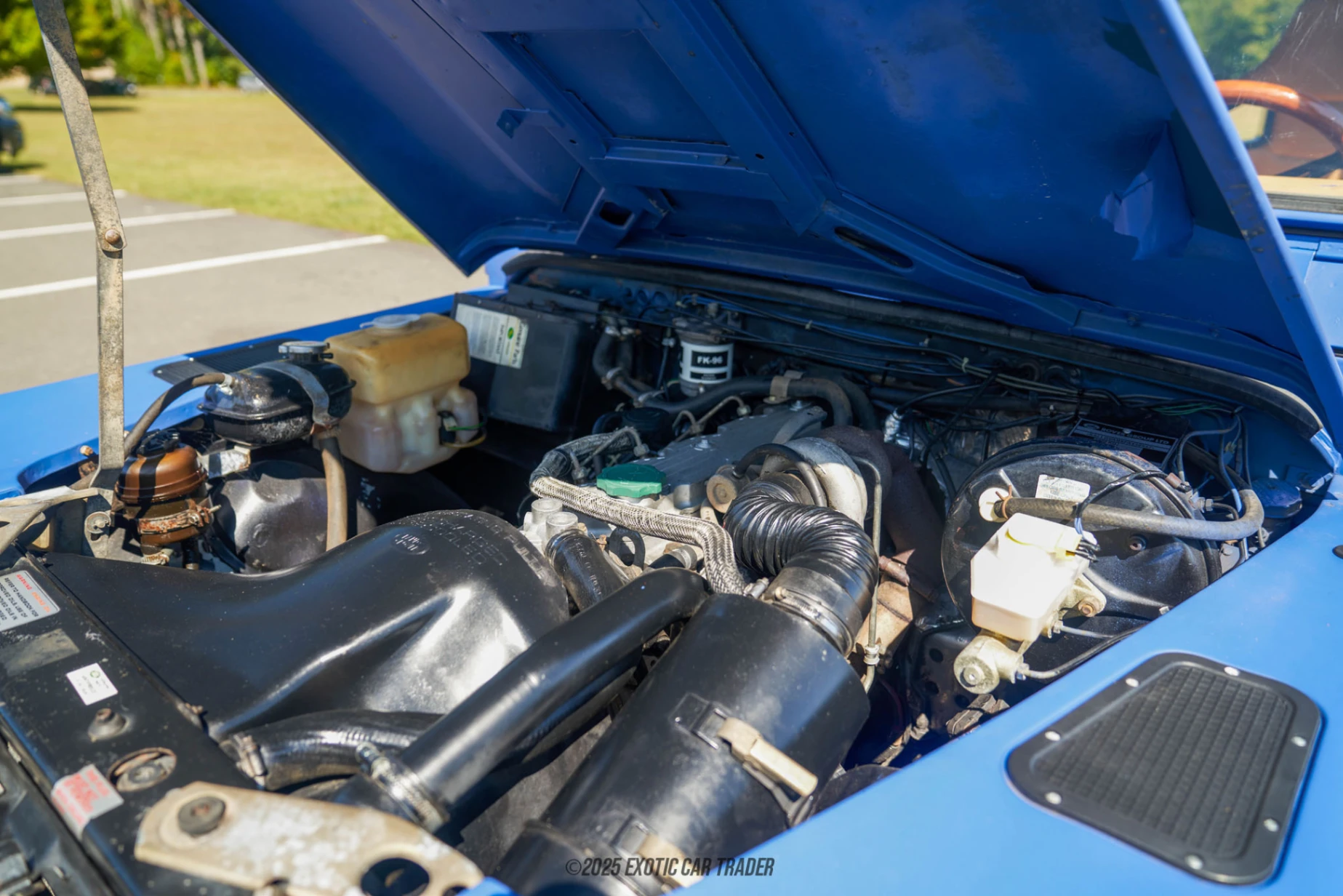 1990 Land Rover Defender 90 - Engine Photo