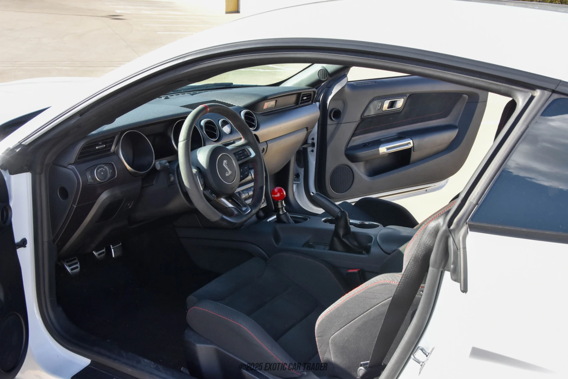 2016 Ford Mustang - Interior Photo