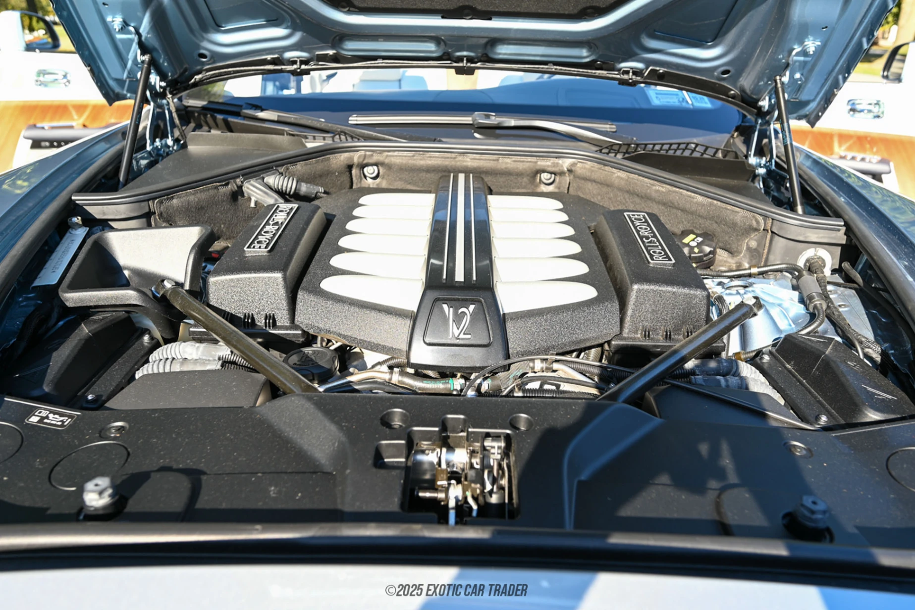 2017 Rolls-Royce Dawn - Engine Photo