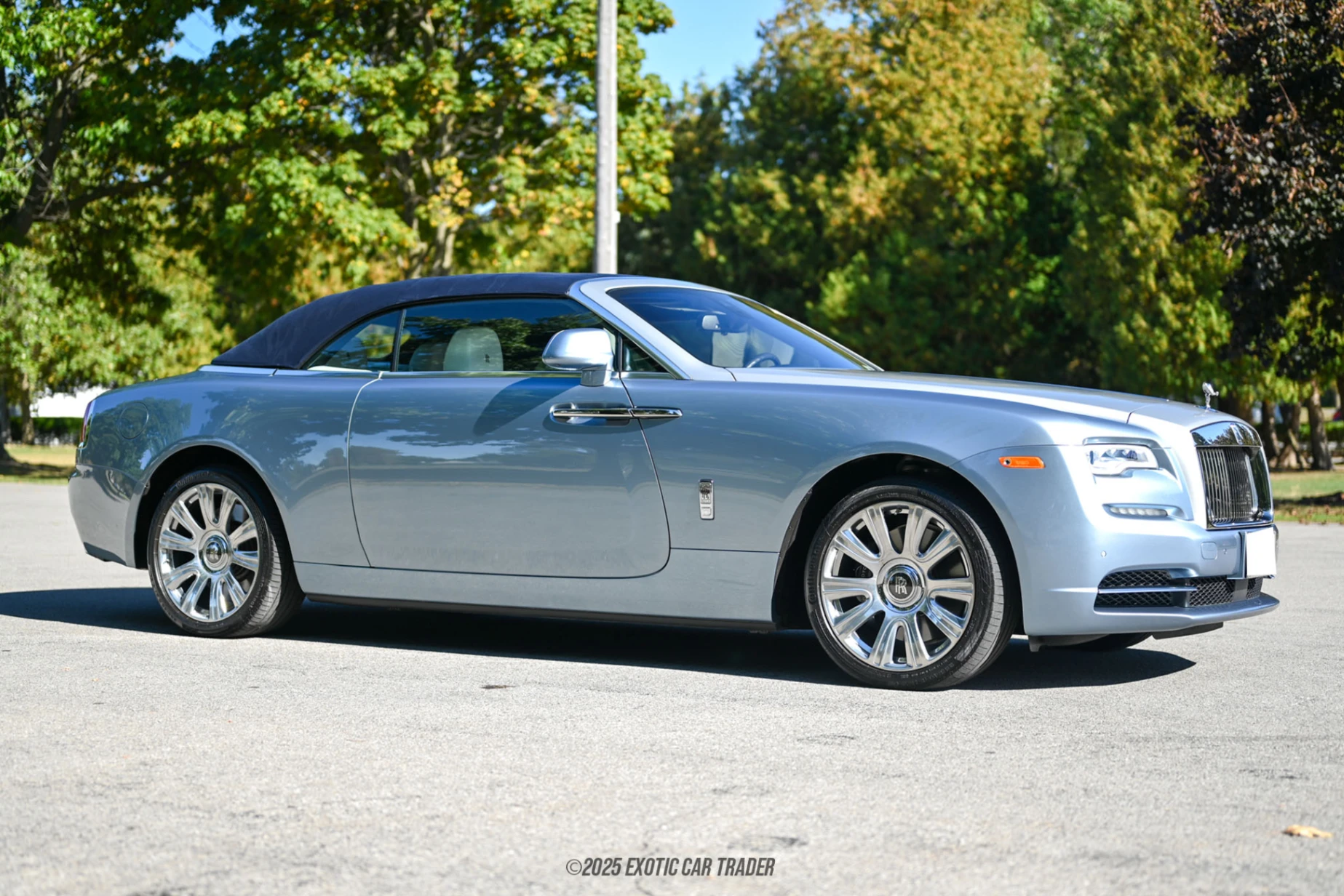 2017 Rolls-Royce Dawn - Overview Photo