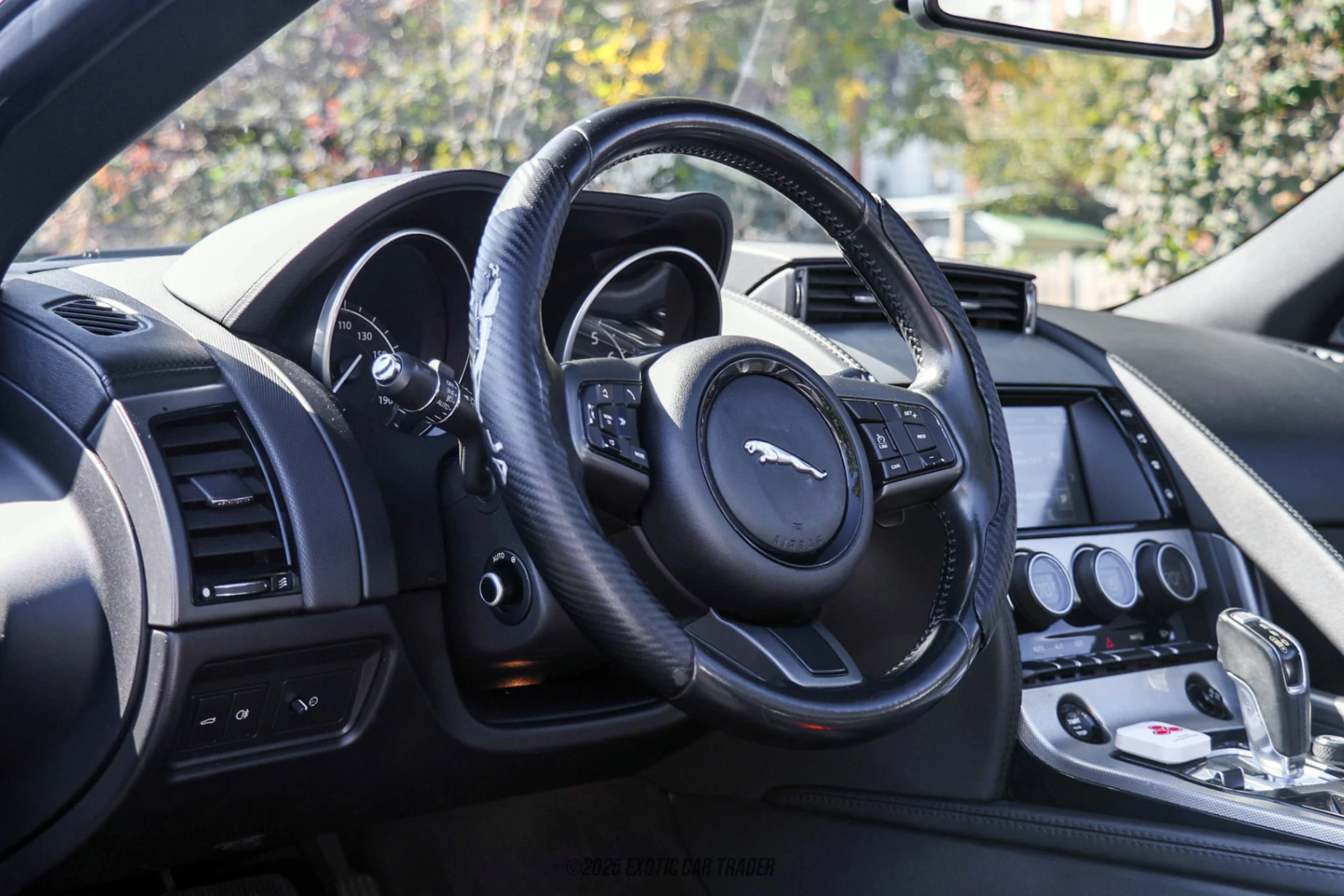 Jaguar F-Type Jaguar F-Type - Interior