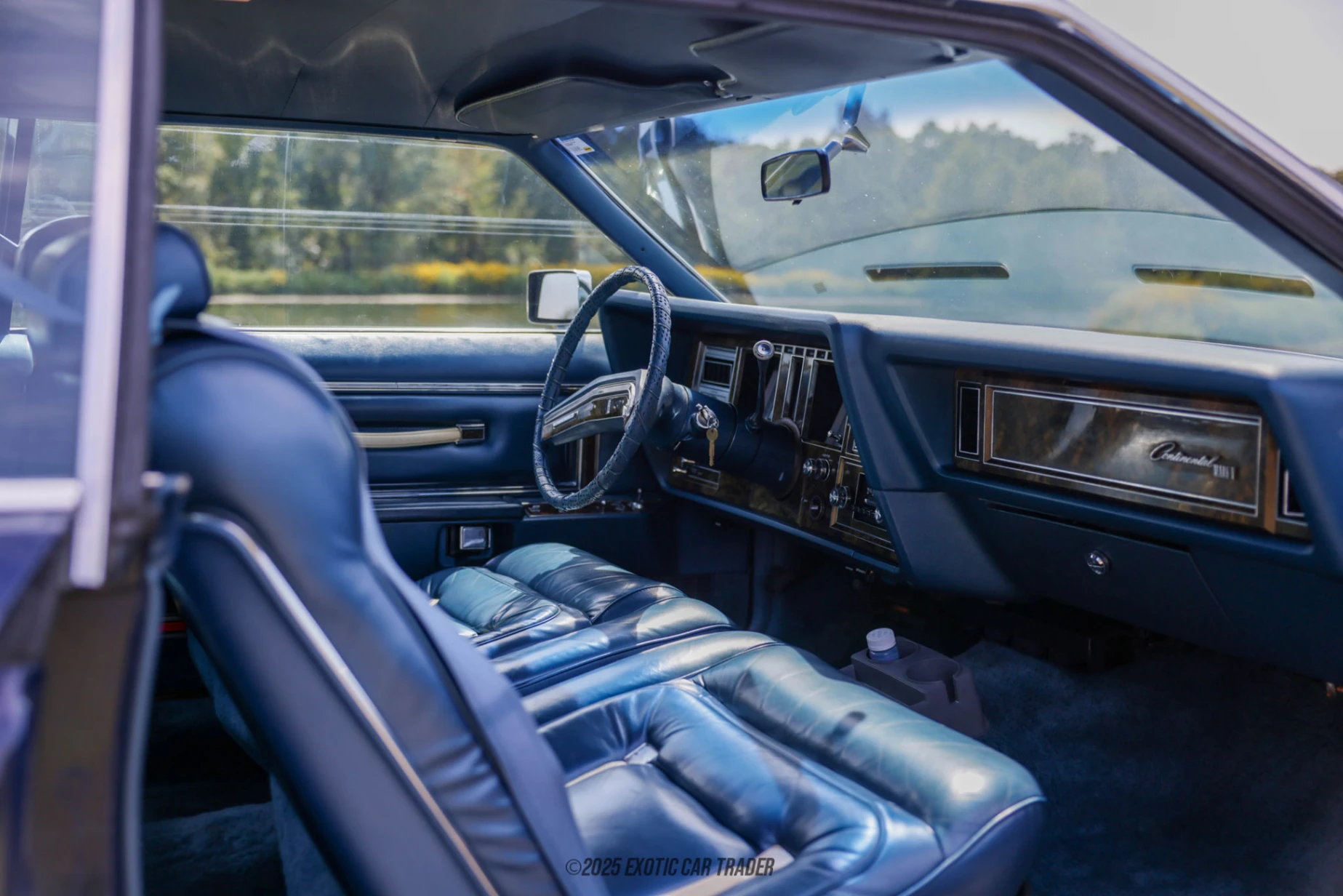 1977 Lincoln Continental - Interior Photo