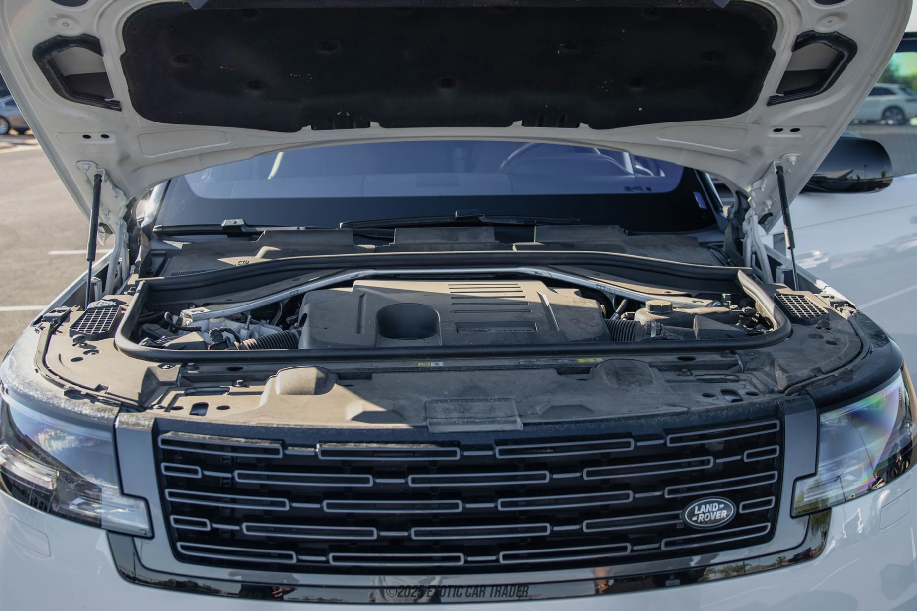 2023 Land Rover Range Rover - Engine Photo