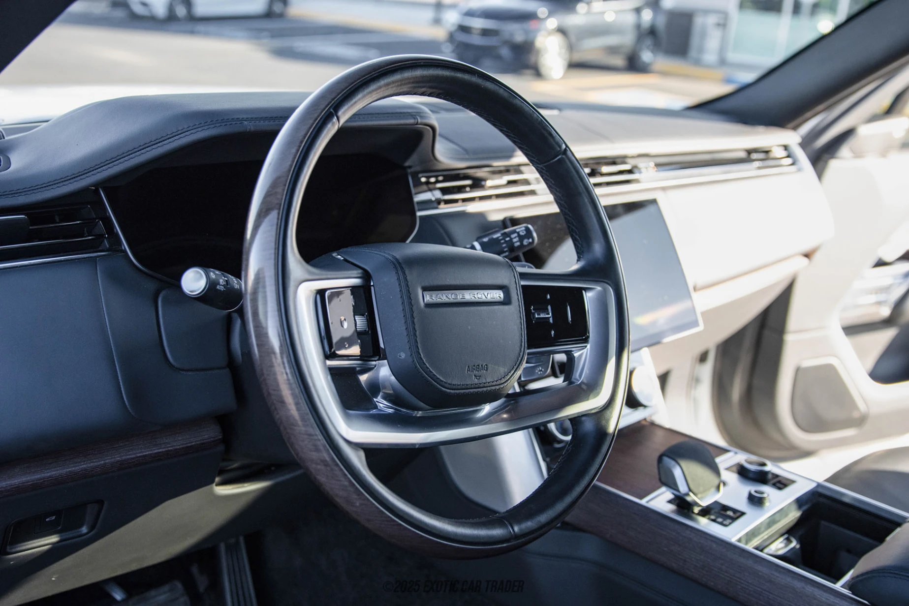 2023 Land Rover Range Rover - Interior Photo