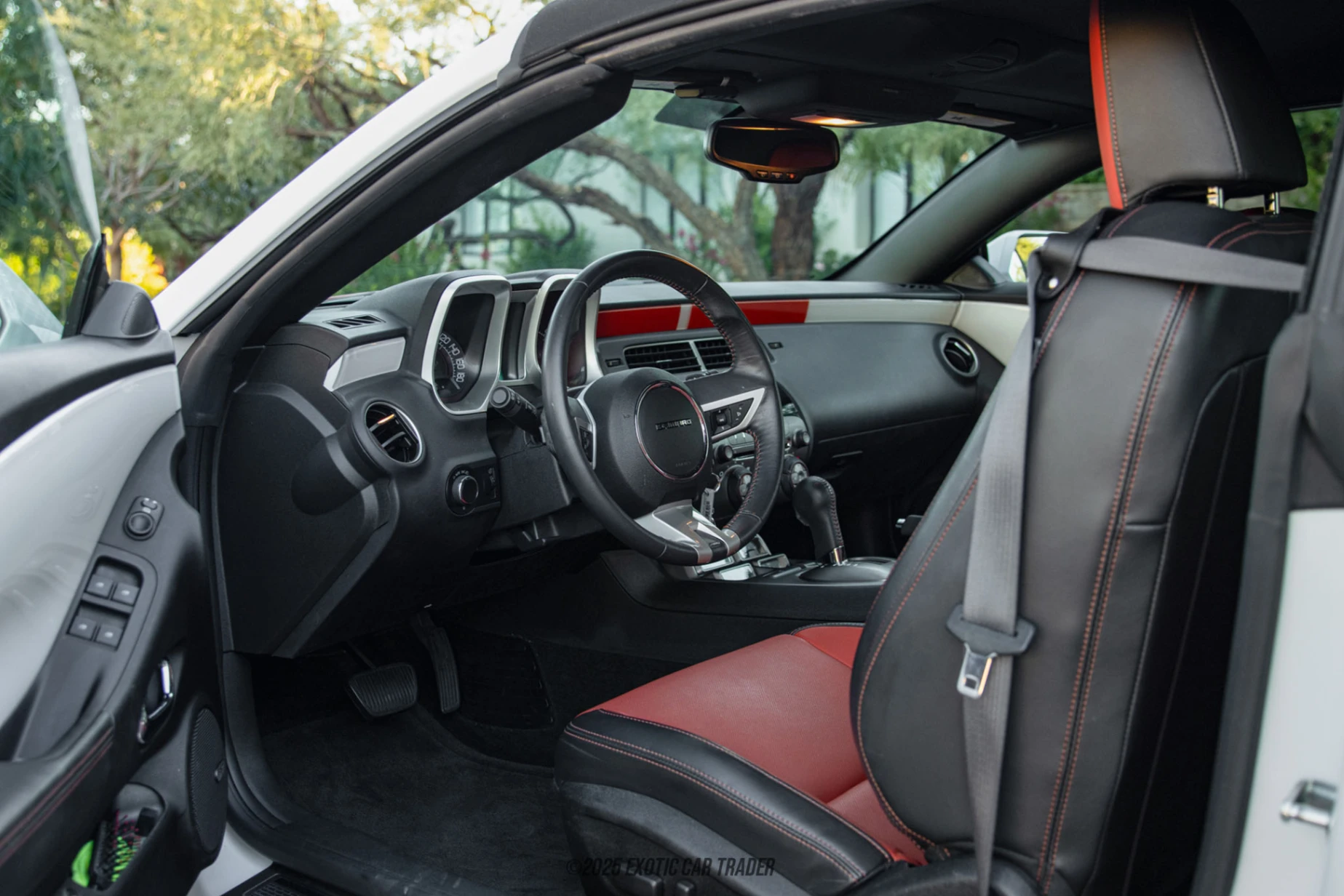 2011 Chevrolet Camaro - Interior Photo