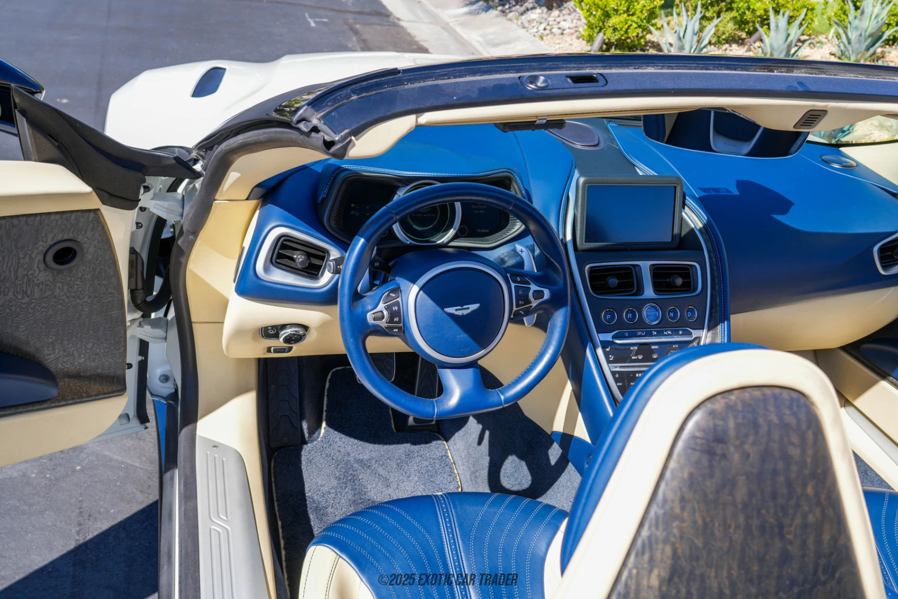 2019 Aston Martin DB11 - Interior Photo
