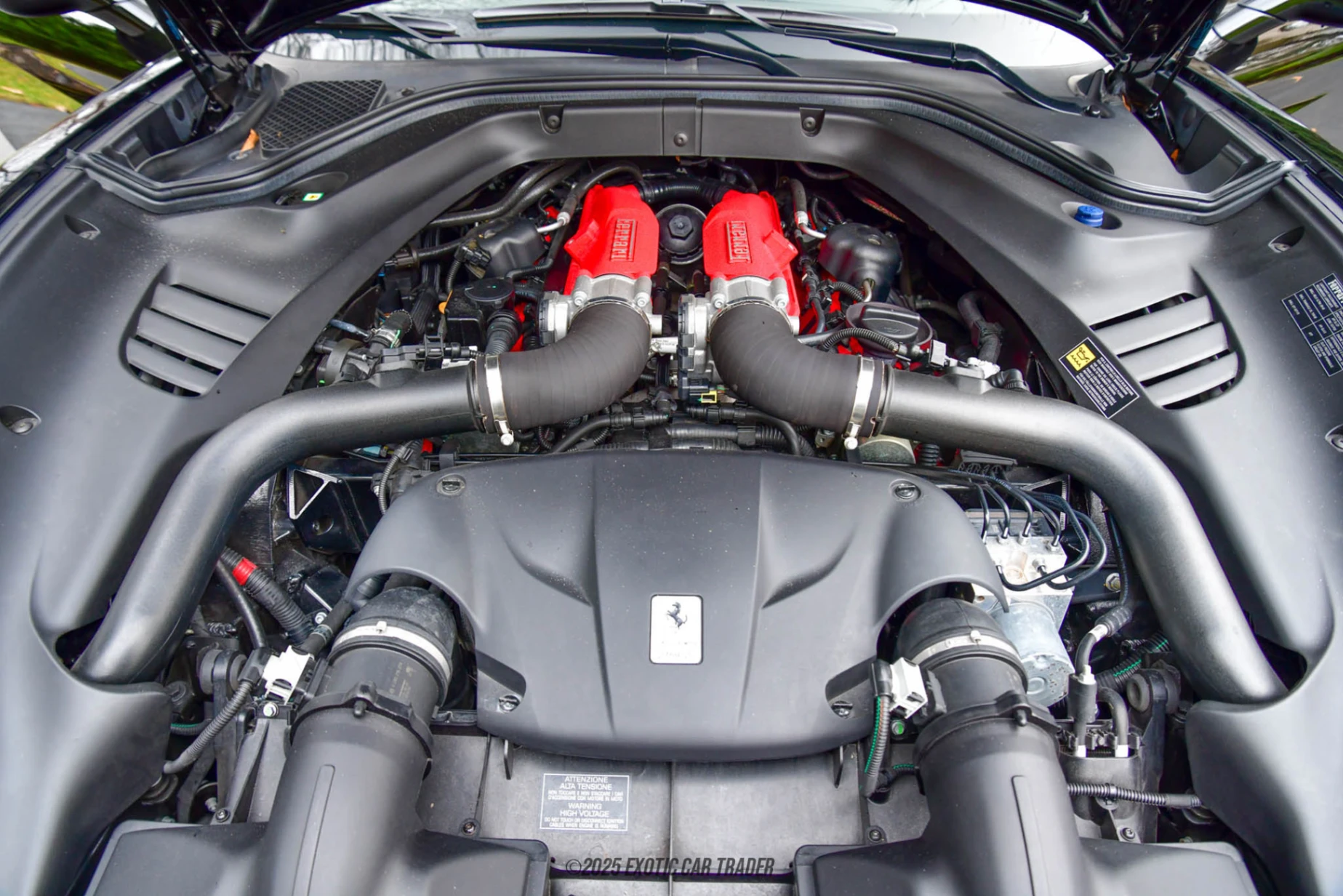 2016 Ferrari California - Engine Photo