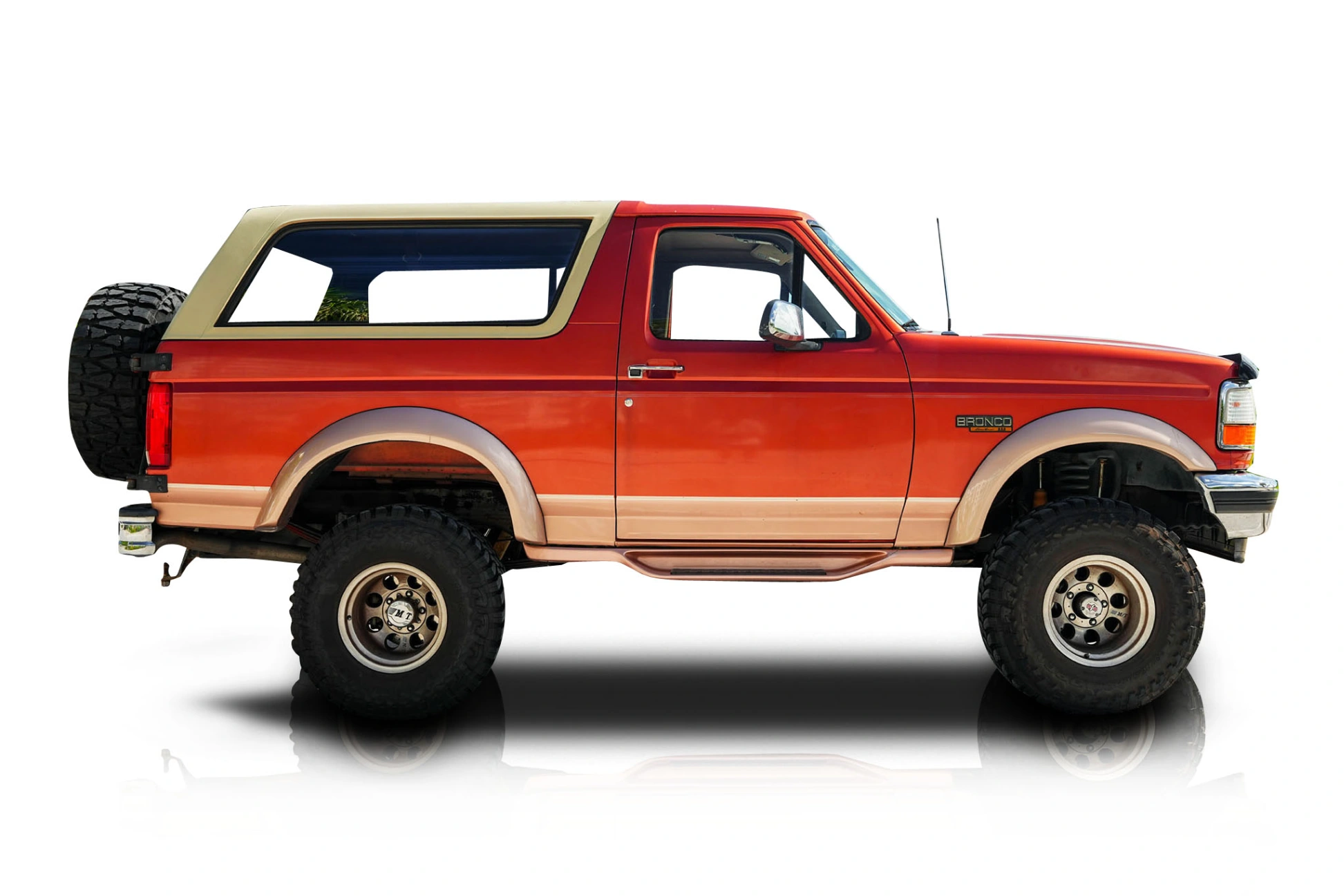 An incredible side shot photo of a Ford Bronco that you should buy.