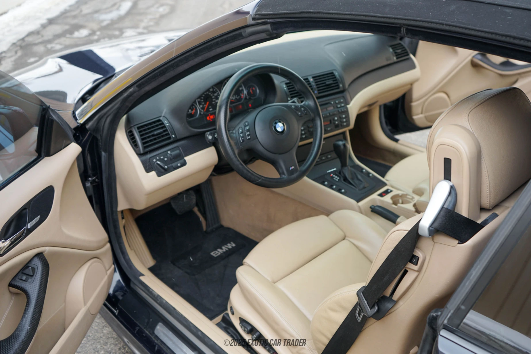 2006 BMW 330ci - Interior Photo