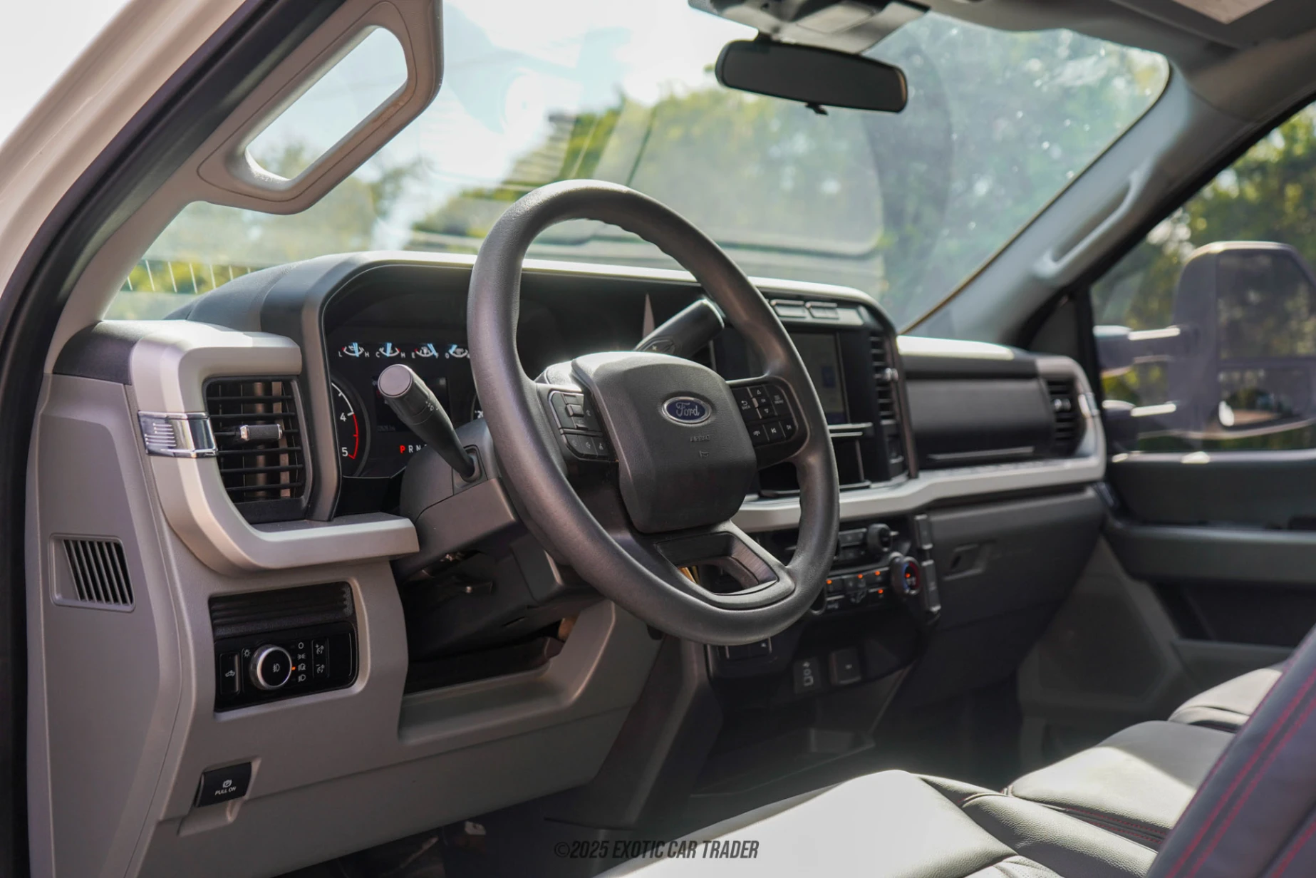 Ford F-450 Ford F-450 - Interior