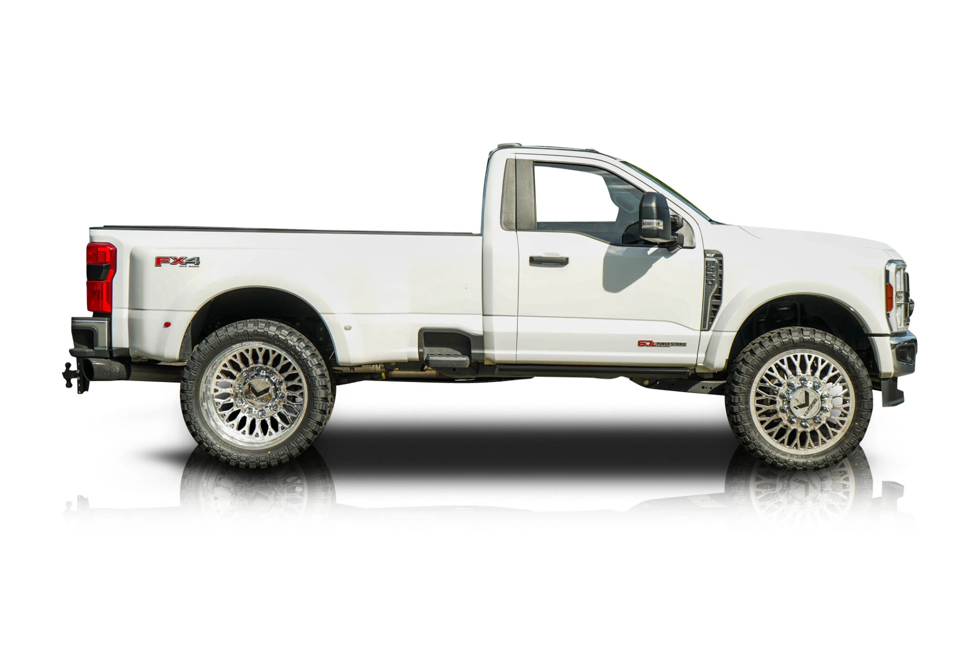 An incredible side shot photo of a Ford F-450 that you should buy.