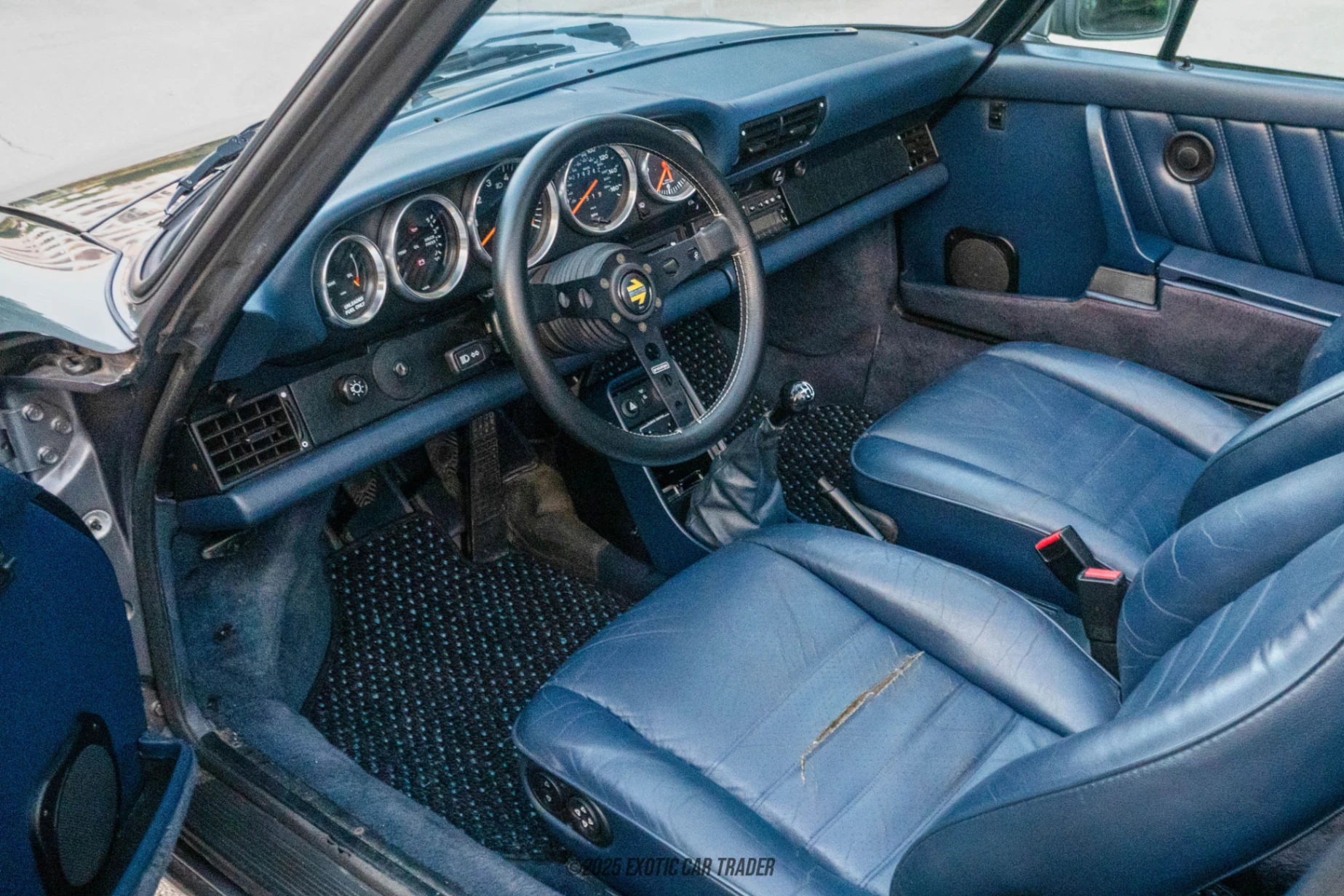 Porsche 911 Porsche 911 - Interior