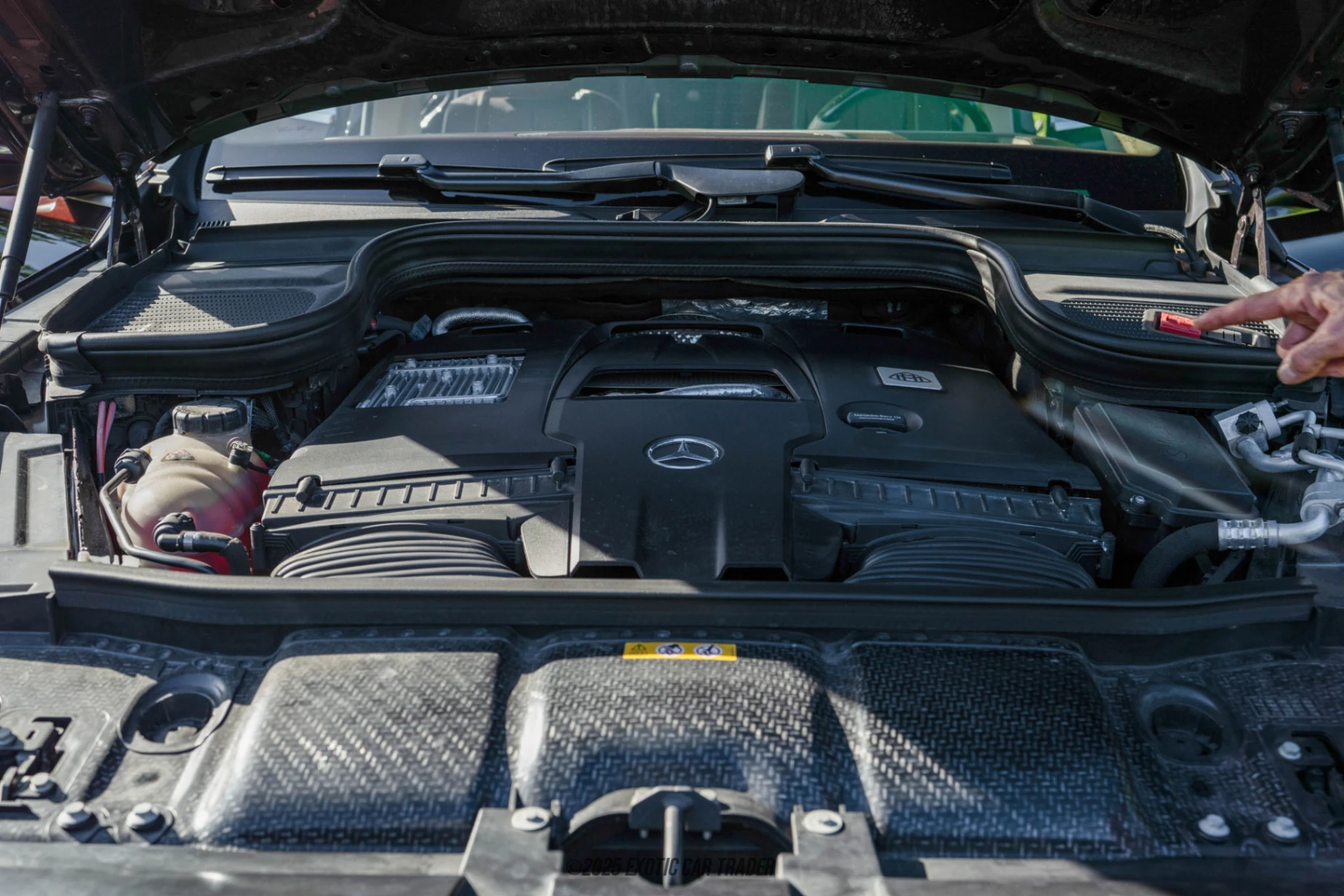 2023 Mercedes-Benz Maybach GLS600 - Engine Photo