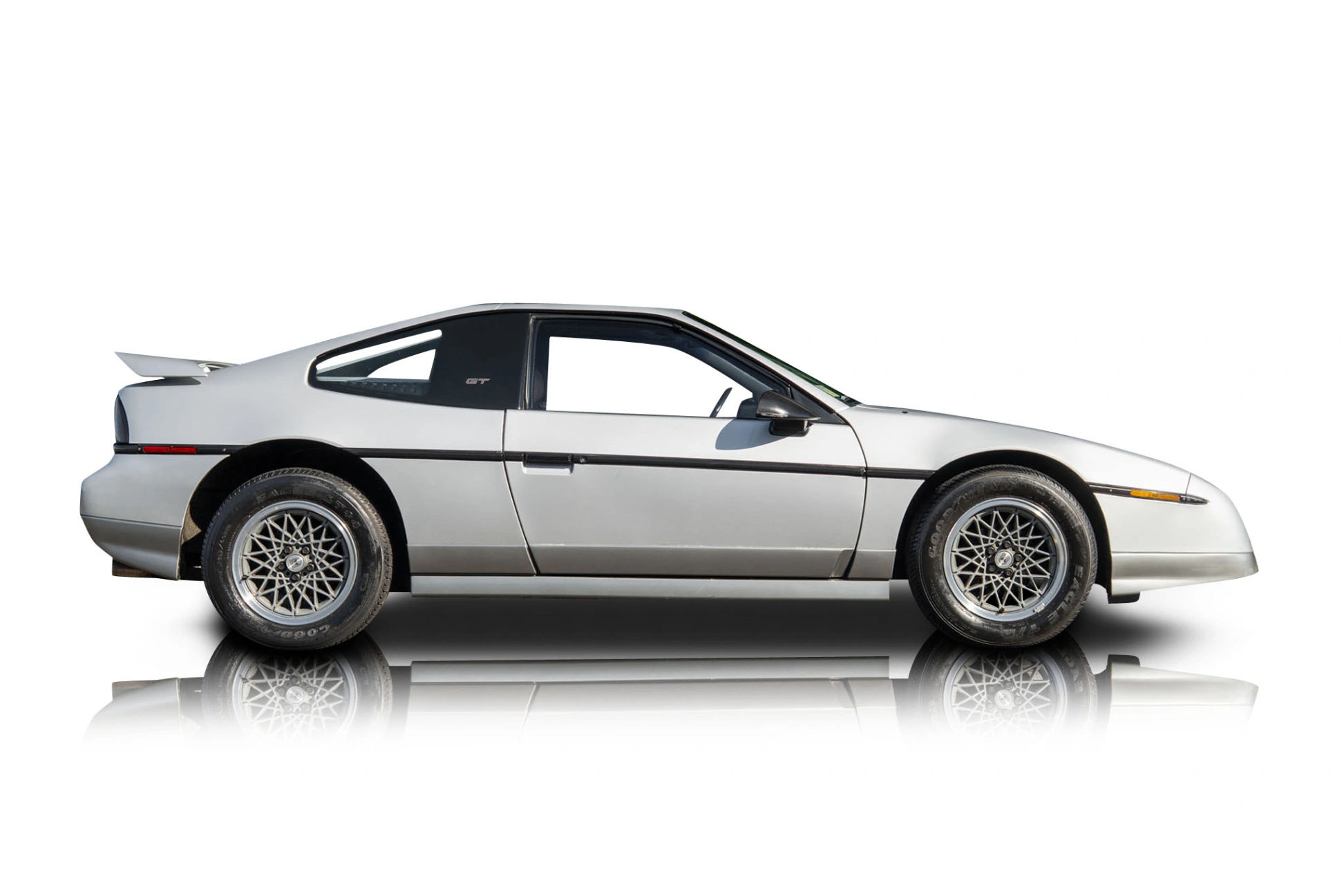 1986 Pontiac Fiero - Passenger side