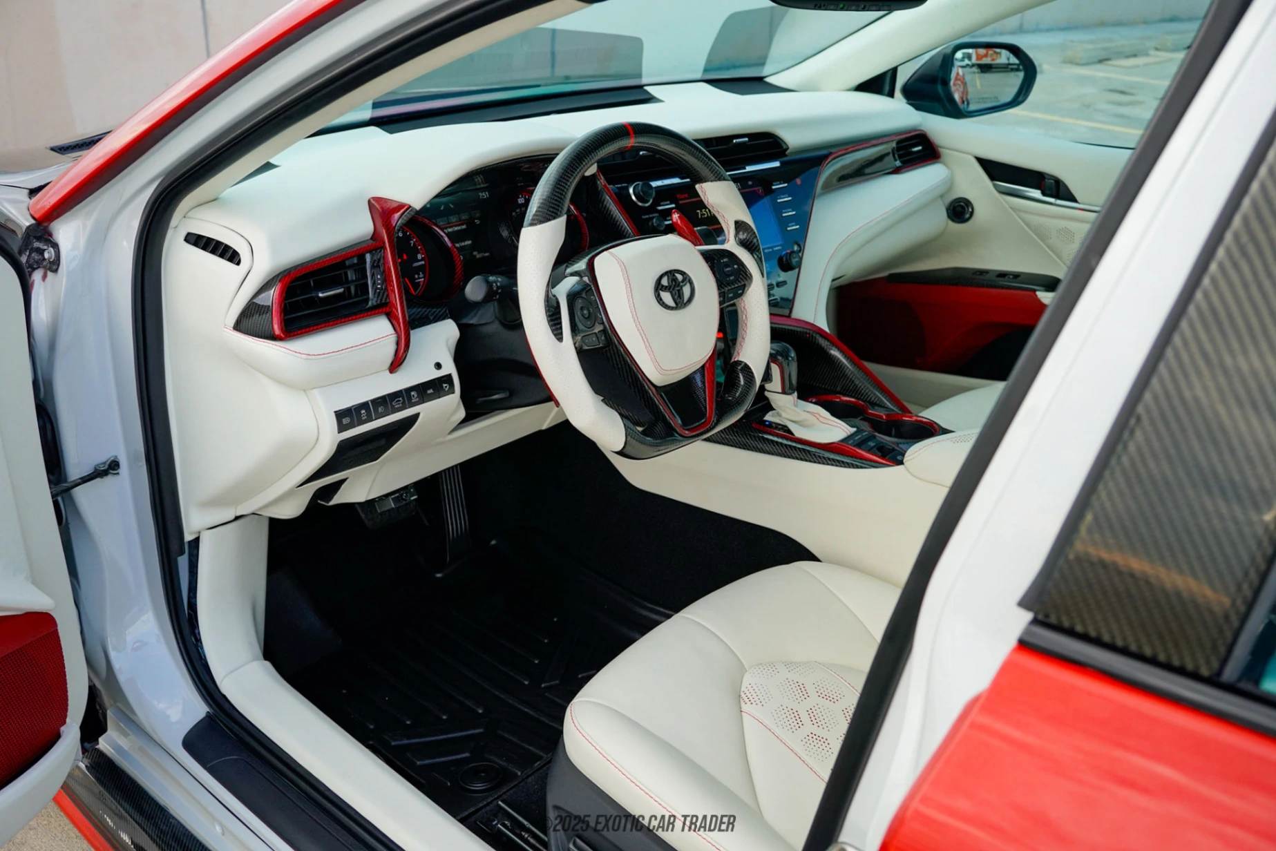 2019 Toyota Camry - Interior Photo