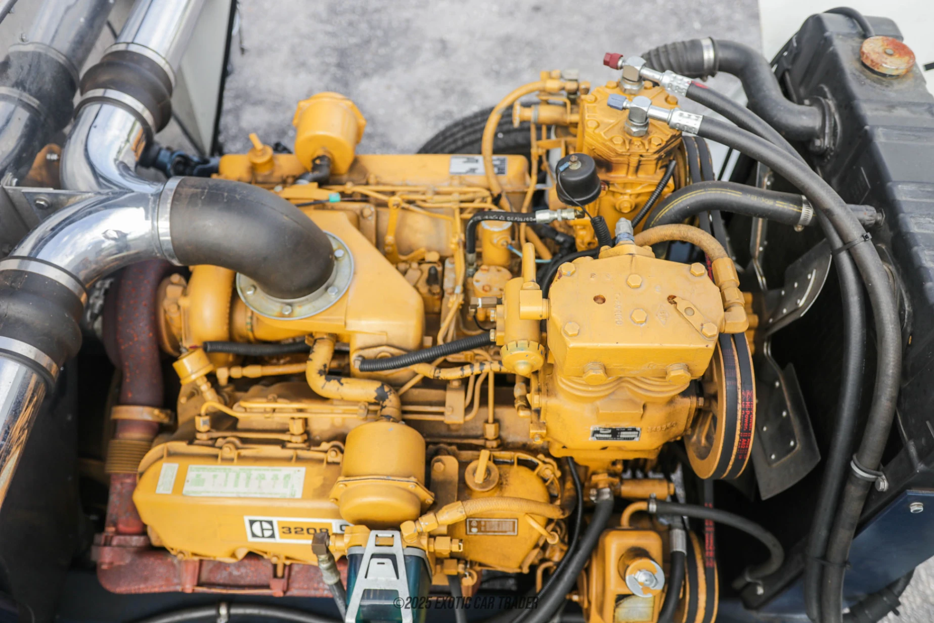 1985 Peterbilt 359 - Engine Photo