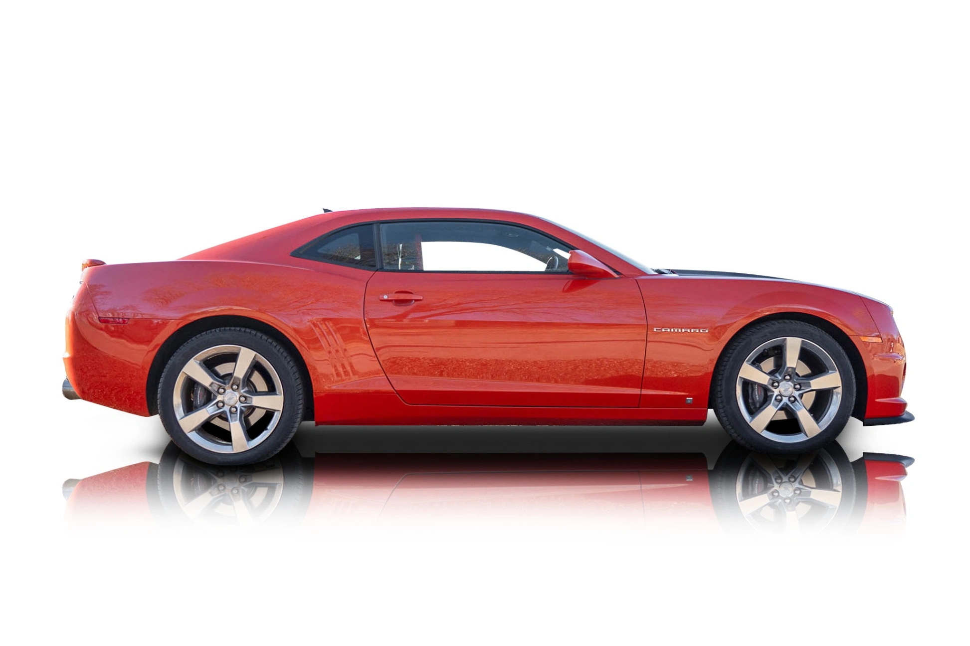 An incredible side shot photo of a Chevrolet Camaro that you should buy.