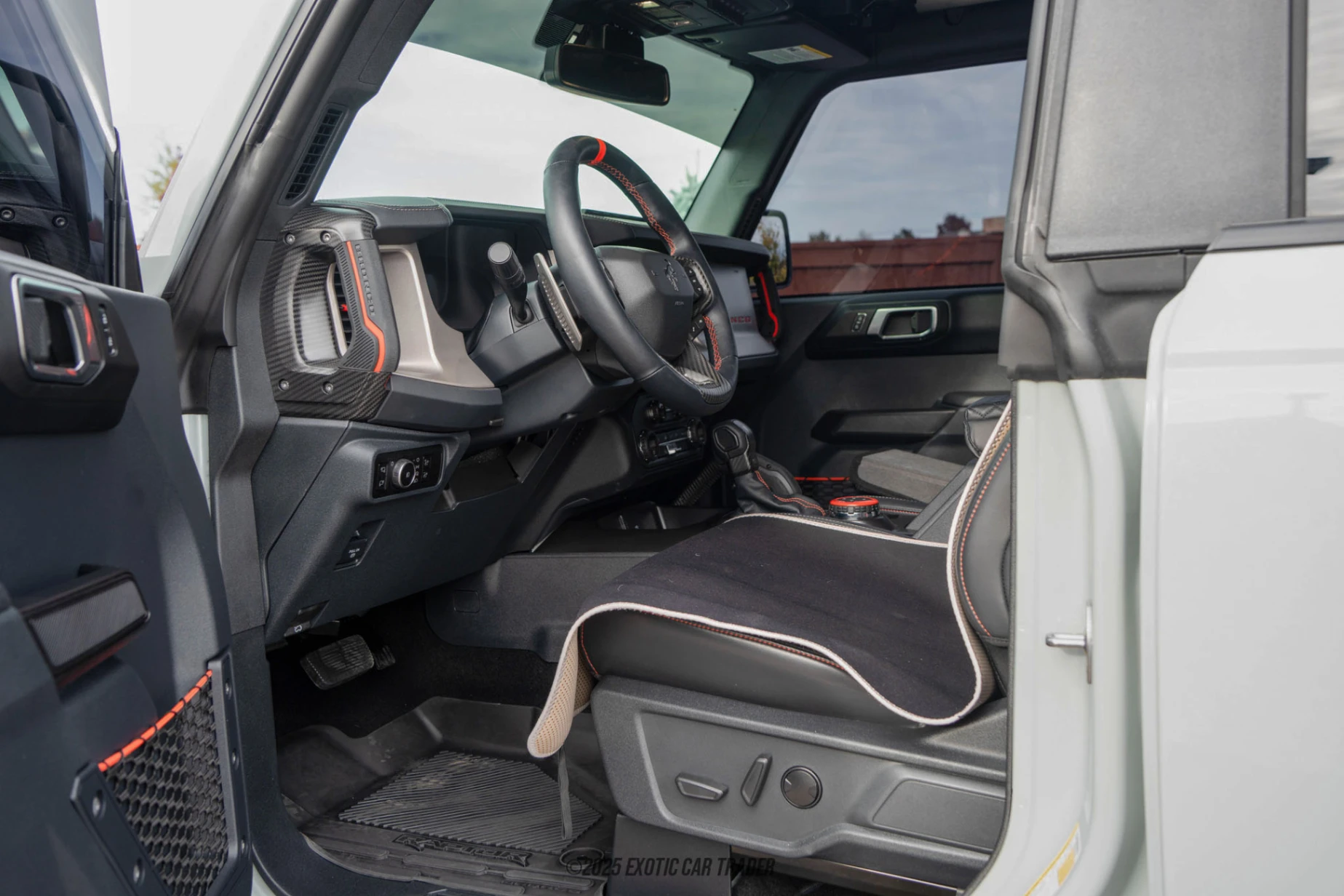 2024 Ford Bronco - Interior Photo