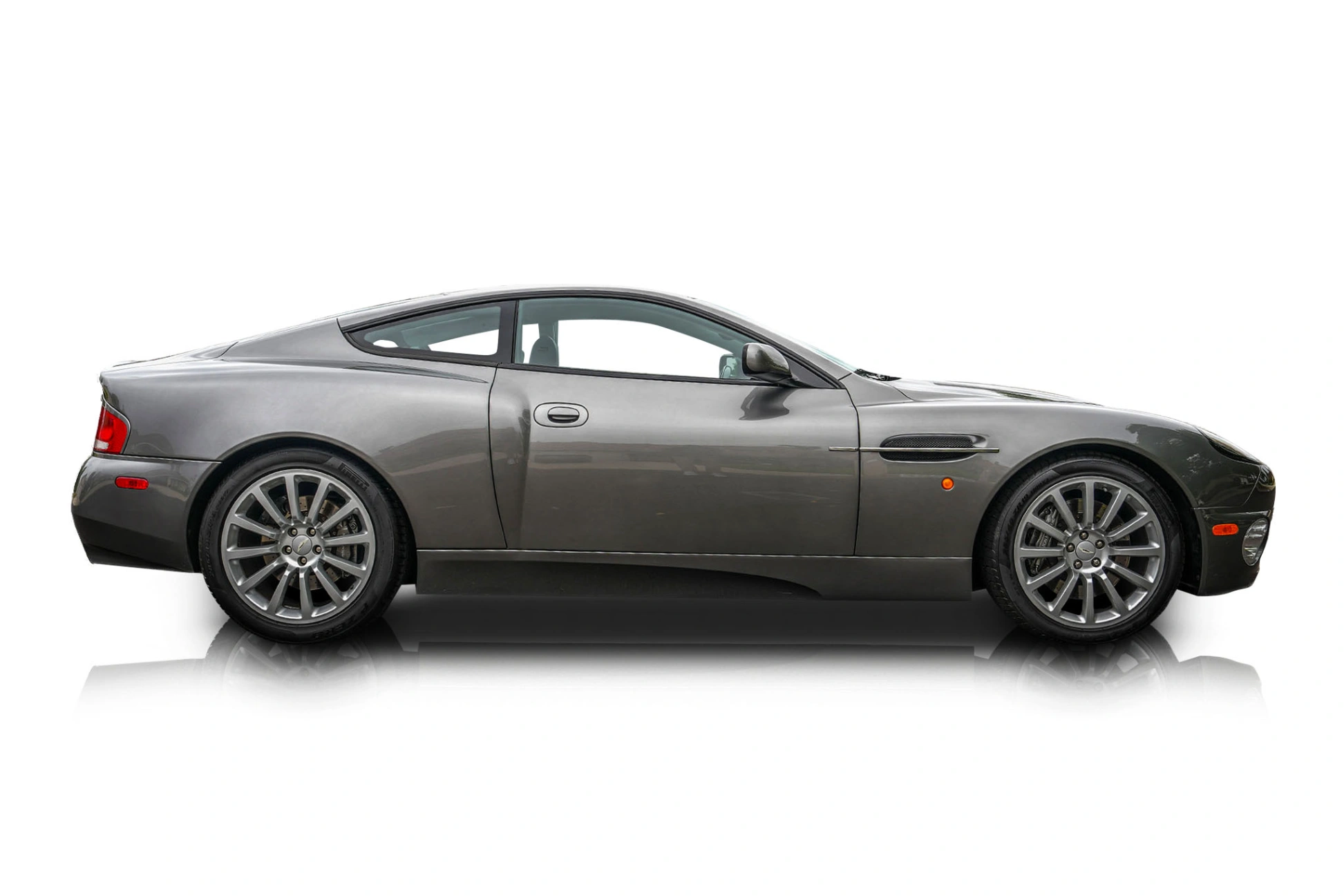 2002 Aston Martin Vanquish - Passenger side