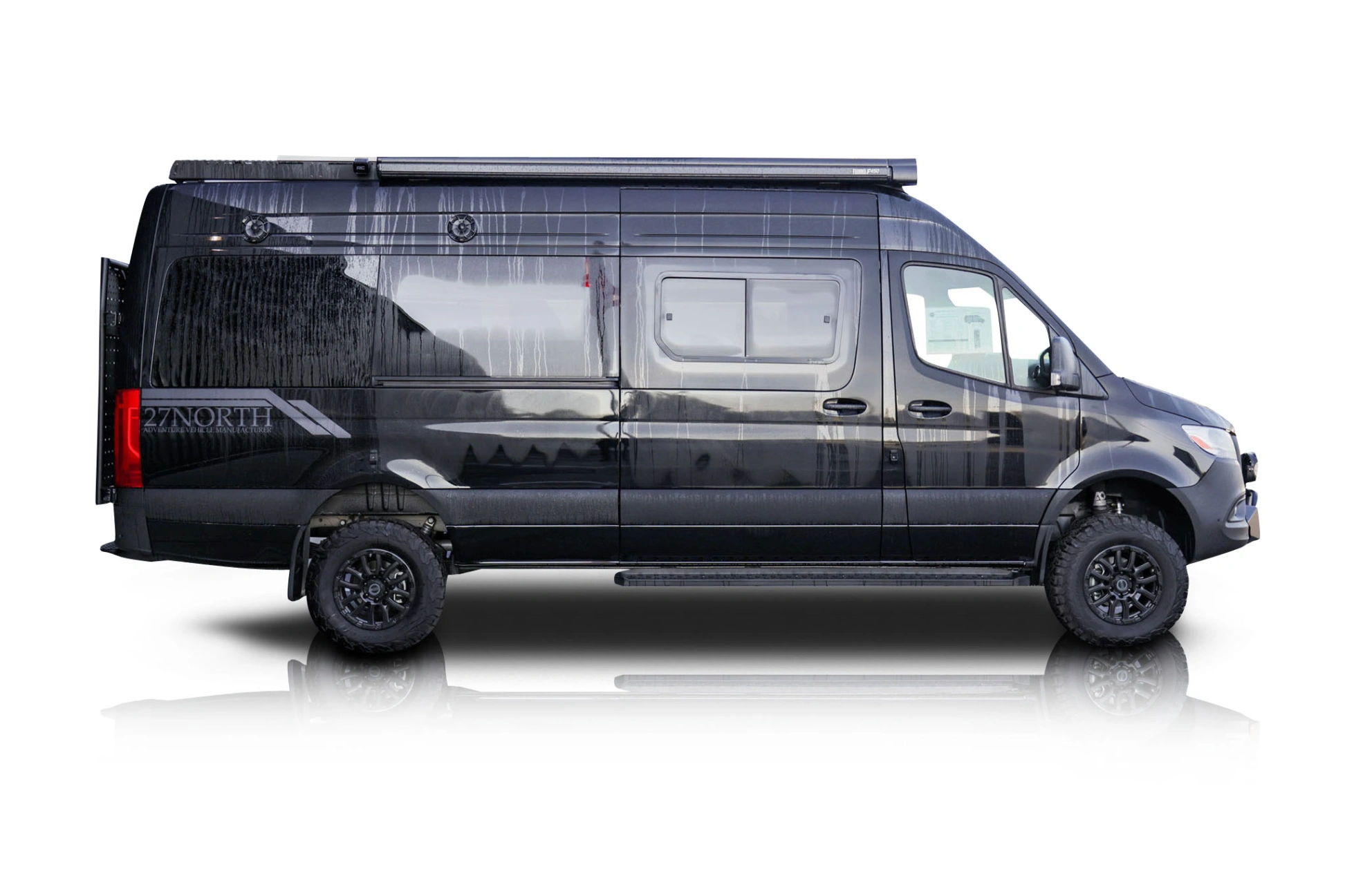 An incredible side shot photo of a Mercedes-Benz Sprinter 2500 that you should buy.