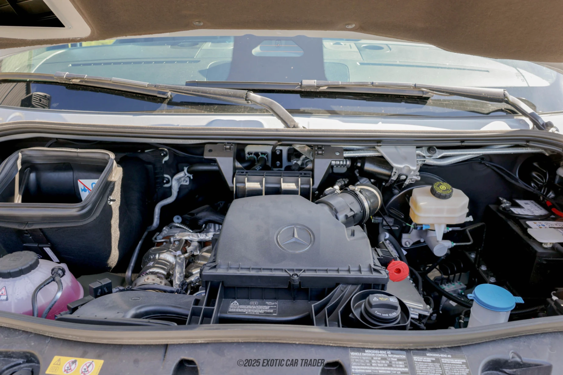 2025 Mercedes-Benz Sprinter 2500 - Engine Photo