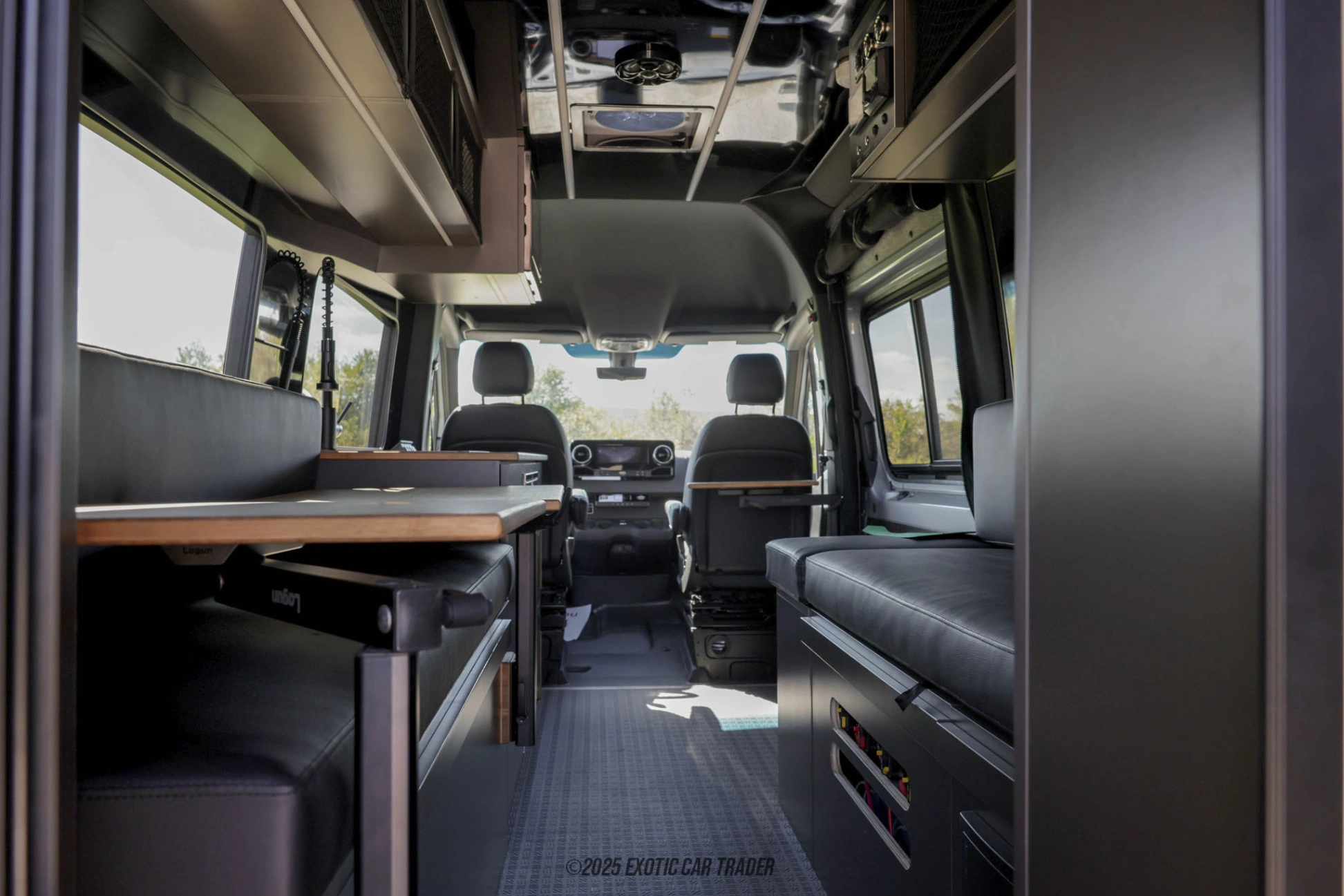 Mercedes-Benz Sprinter 2500 Mercedes-Benz Sprinter 2500 - Interior
