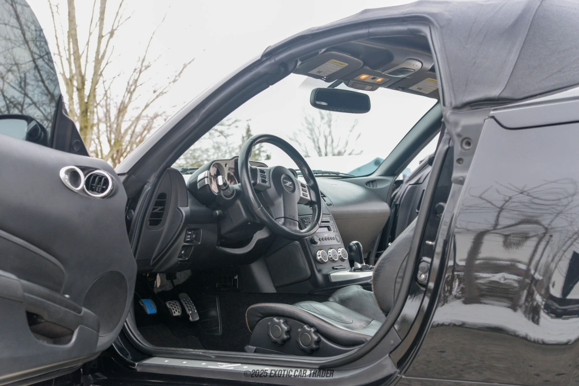 Nissan 350Z Nissan 350Z - Interior