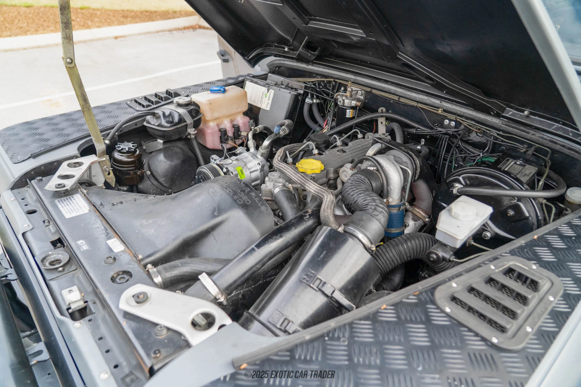 2010 Land Rover Defender 90 - Engine Photo