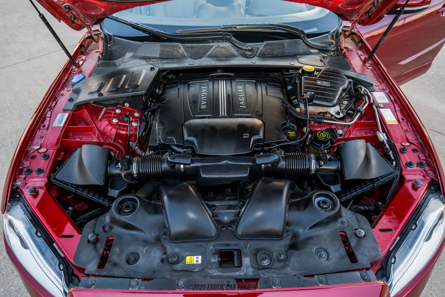 2012 Jaguar XJ - Engine Photo