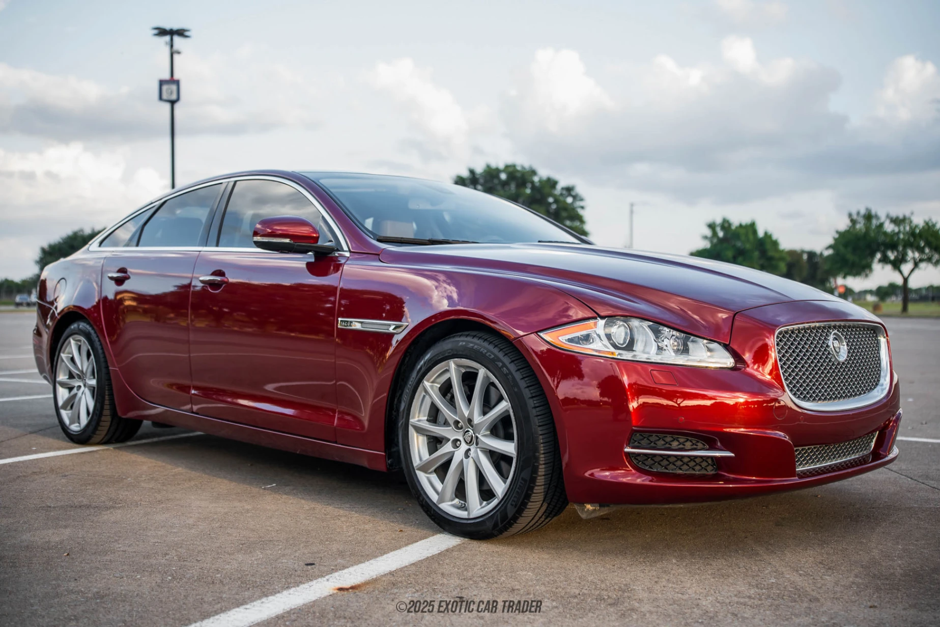 2012 Jaguar XJ - Overview Photo
