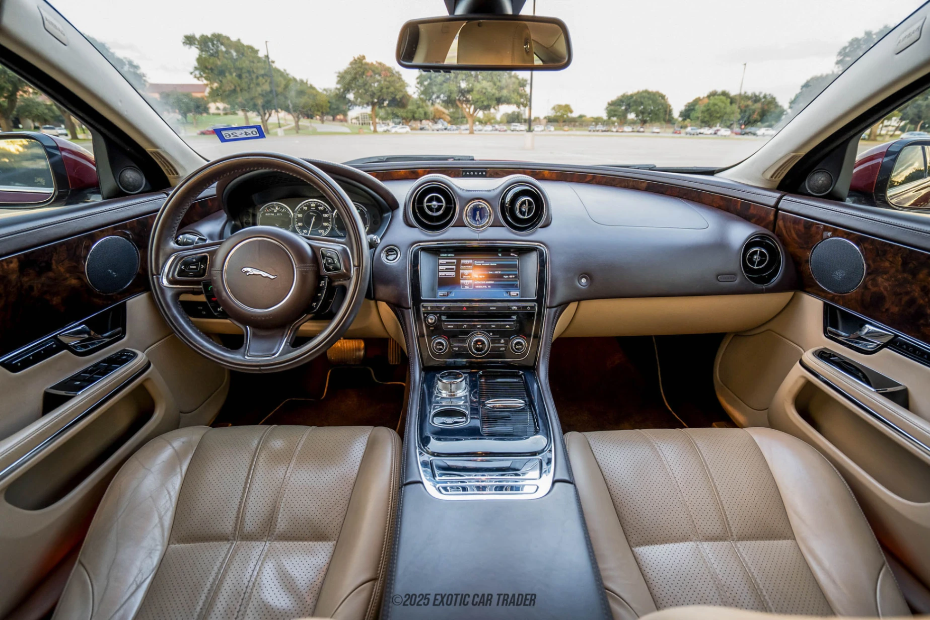 2012 Jaguar XJ - Interior Photo