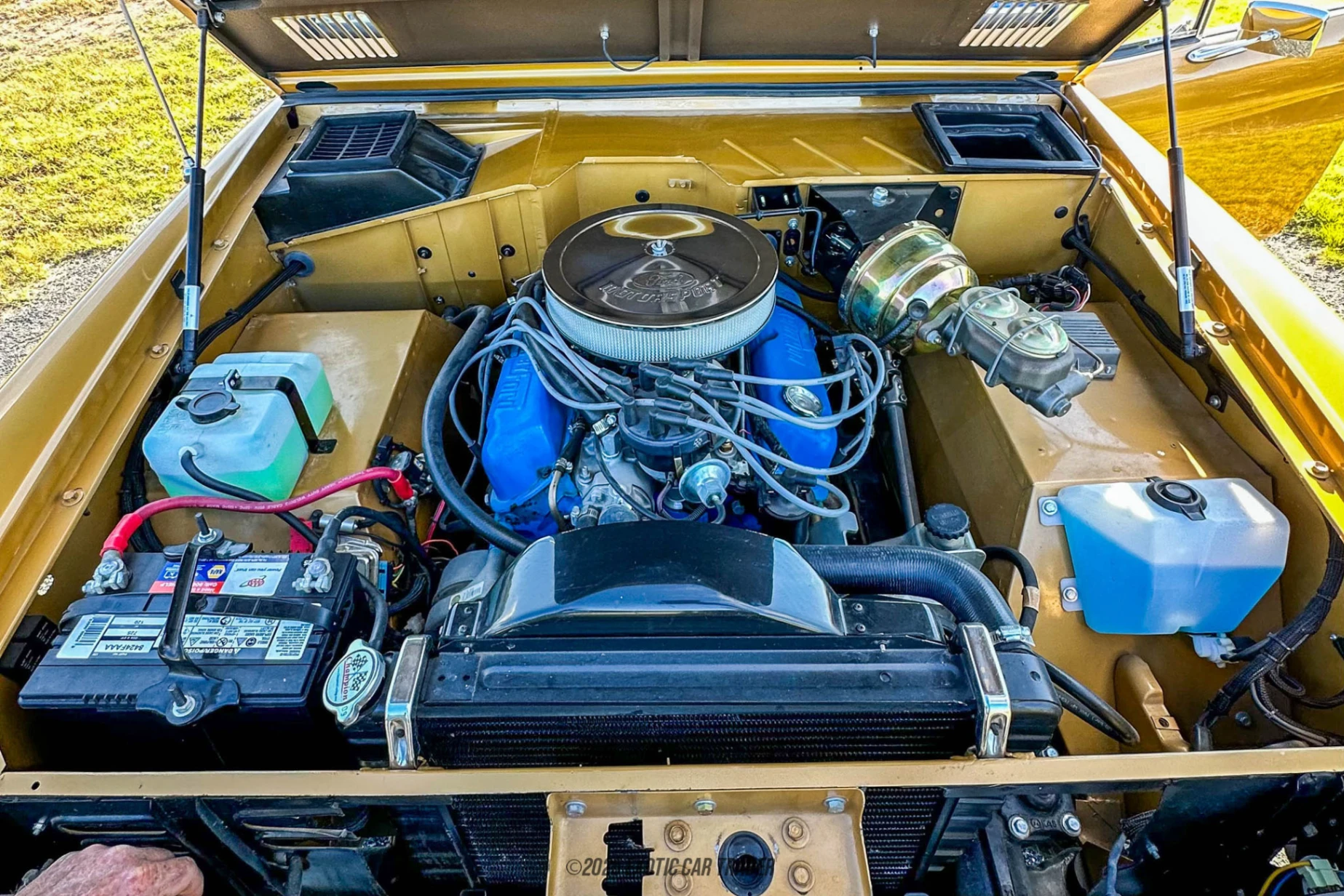 1970 Ford Bronco - Engine Photo