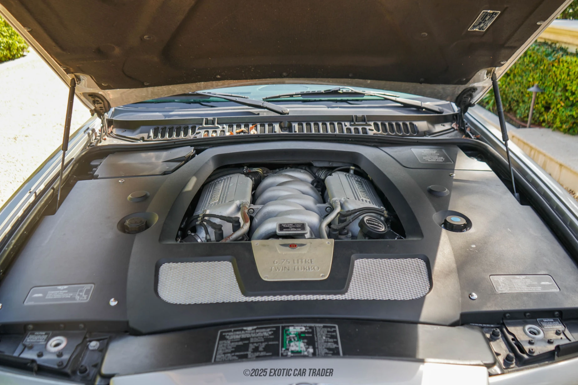 2003 Bentley Arnage - Engine Photo
