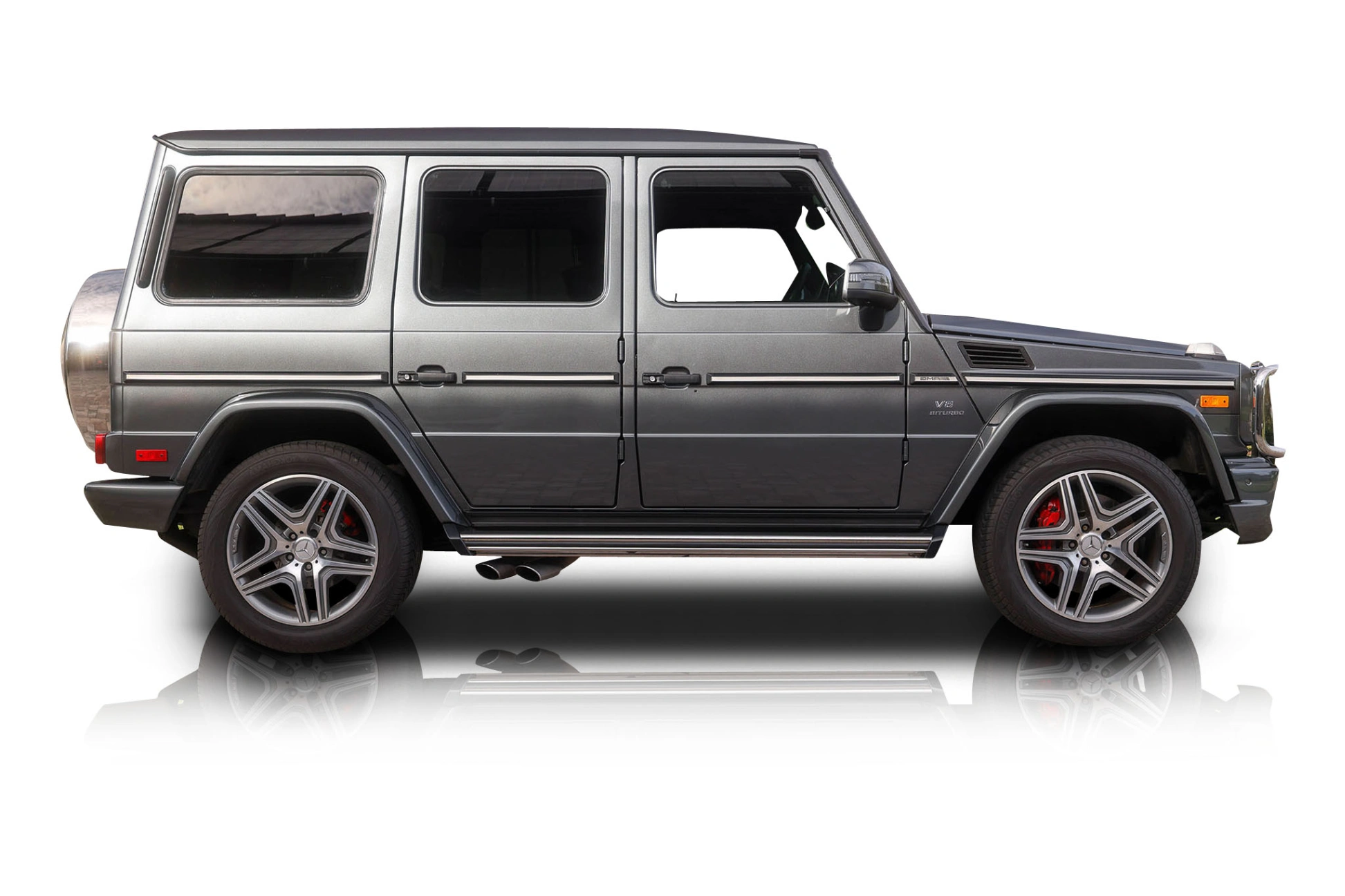 An incredible side shot photo of aMercedes-Benz G63 AMG that you should buy.