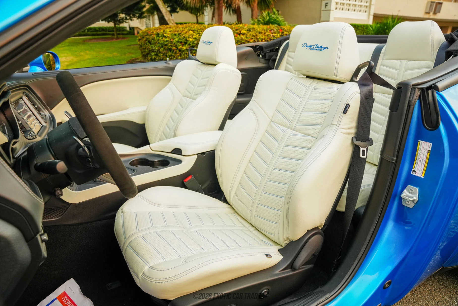 Dodge Challenger Dodge Challenger - Interior