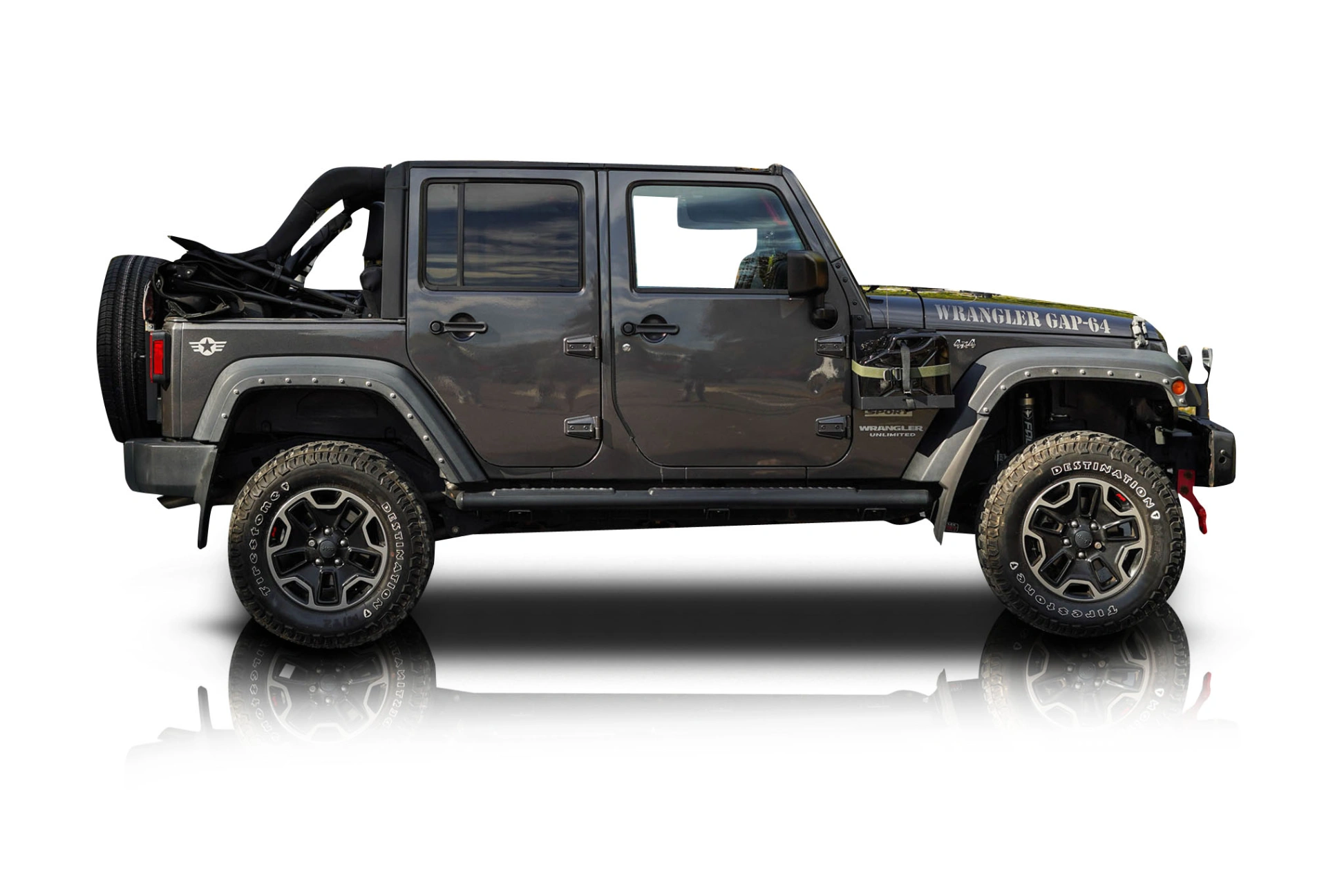An incredible side shot photo of aJeep Wrangler that you should buy.