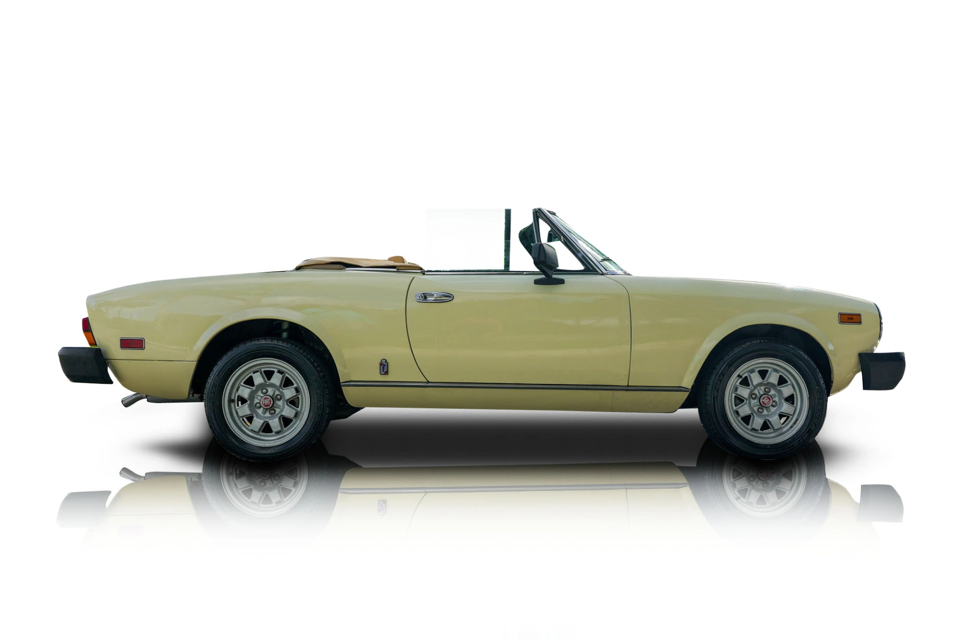 1982 Fiat 124 Spider - Passenger side