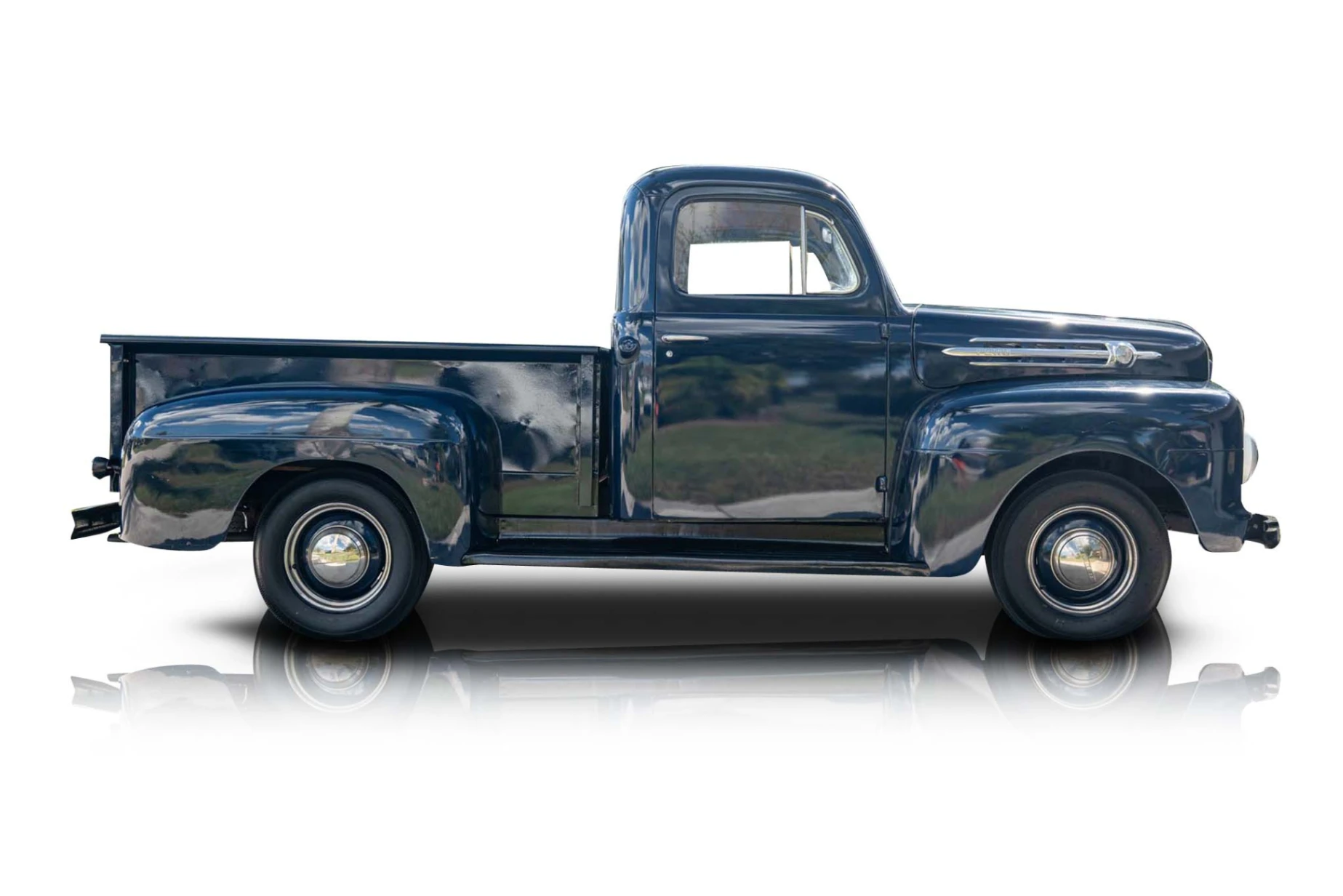 1952 Ford F-1 - Passenger side