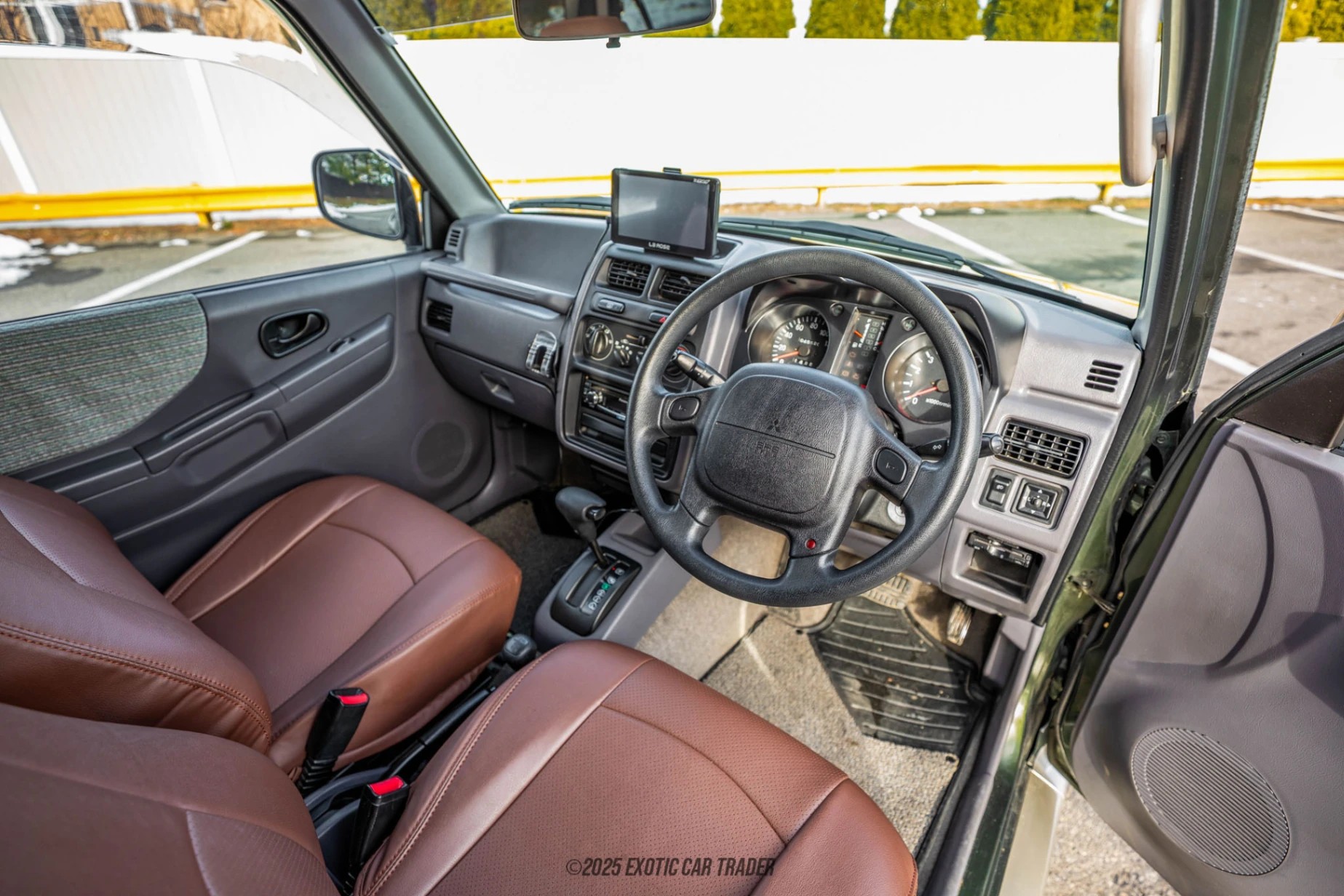 Mitsubishi Pajero Junior Mitsubishi Pajero Junior - Interior