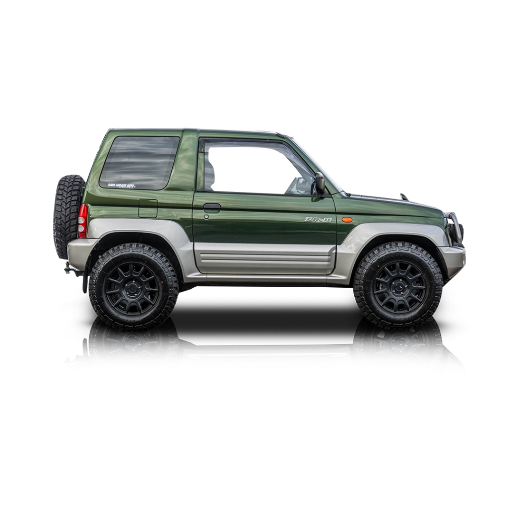 1996 Mitsubishi Pajero Junior - Passenger side