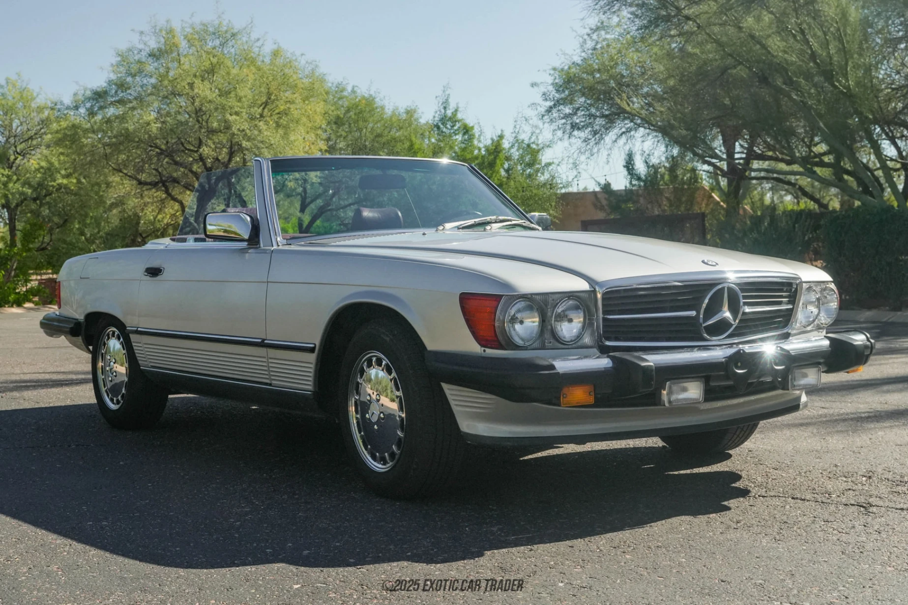 1989 Mercedes-Benz 560SL - Overview Photo